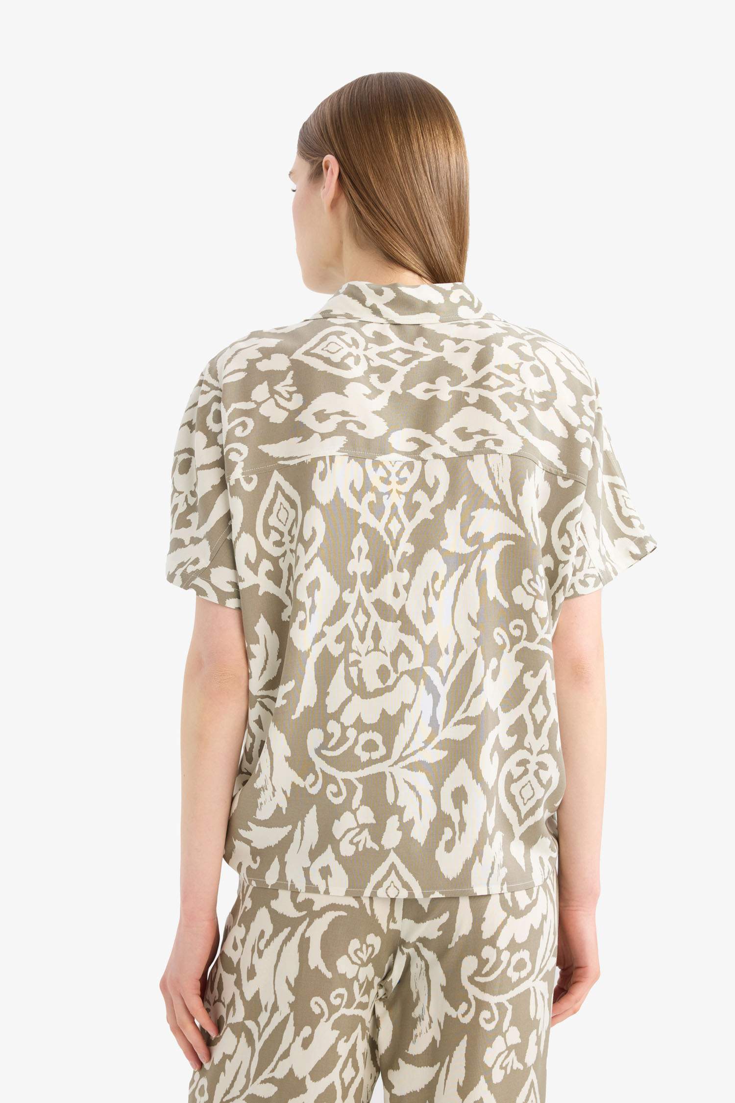 Regular Fit Shirt Collar Printed Short Sleeve Shirt