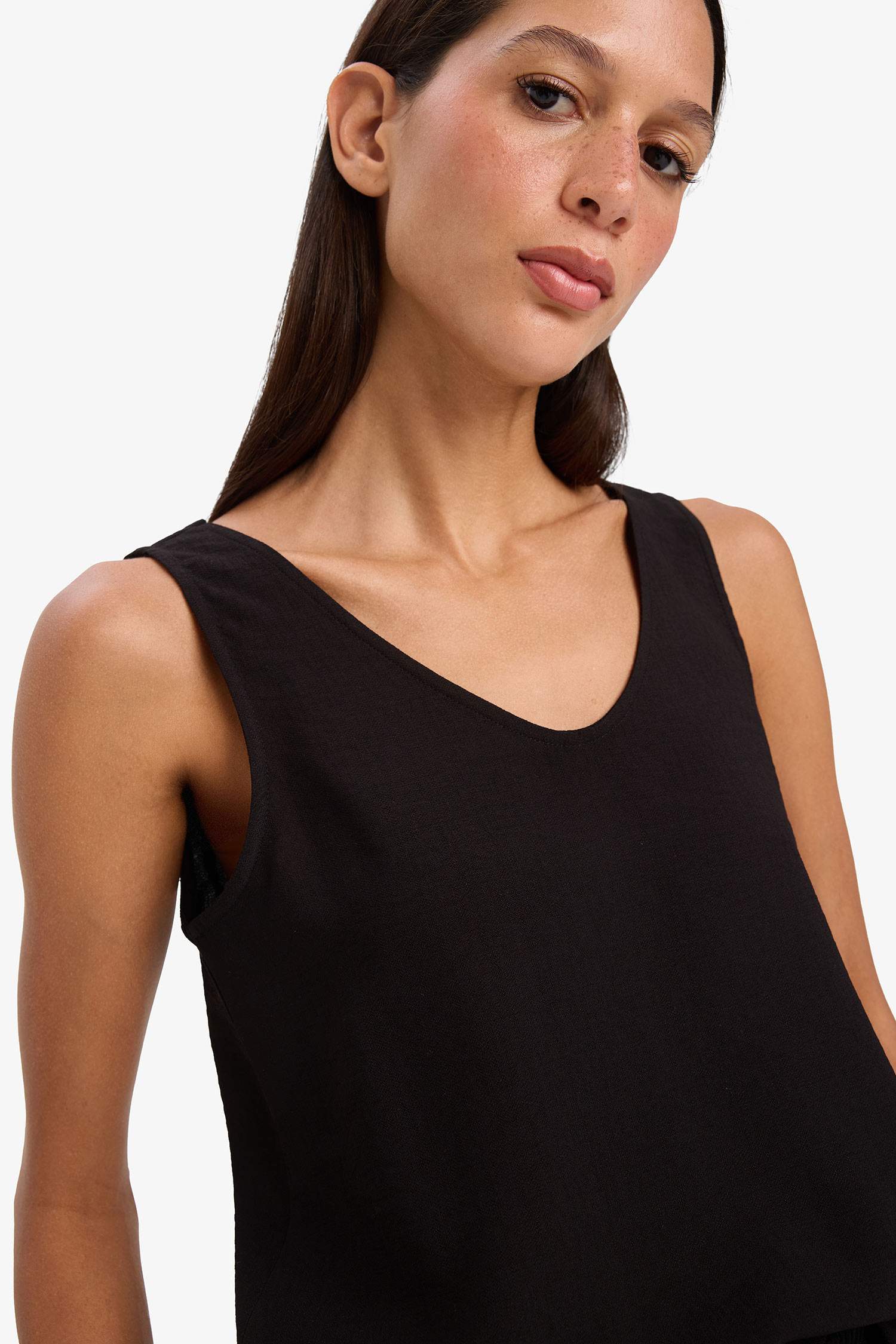 Блузка без рукавов с V-образным вырезом, обычная посадка