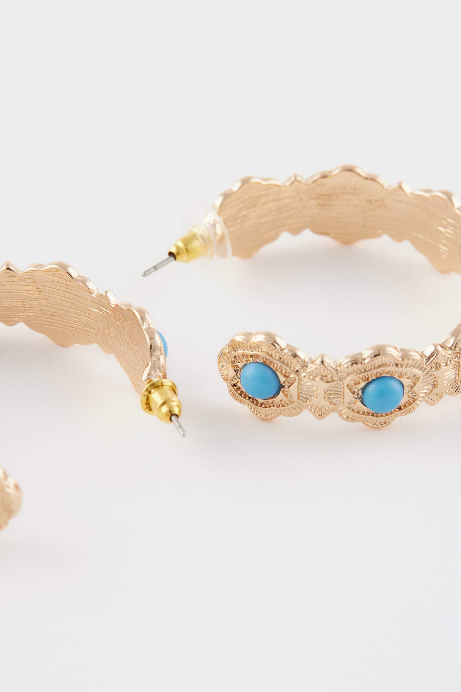 Woman Blue Flower Motif Hoop Gold Earrings