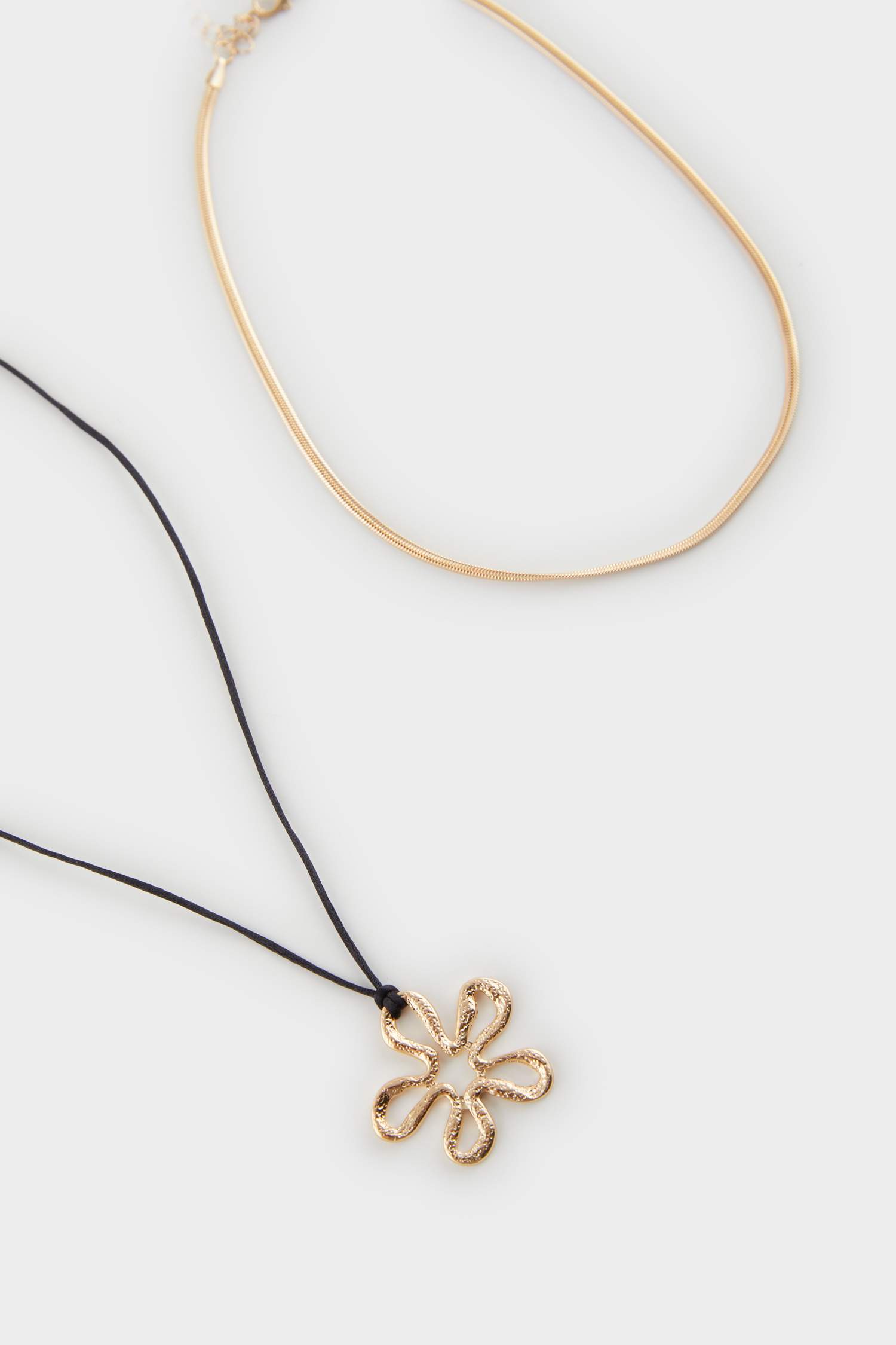 Kadın Çiçekli 2'li Gold Kolye