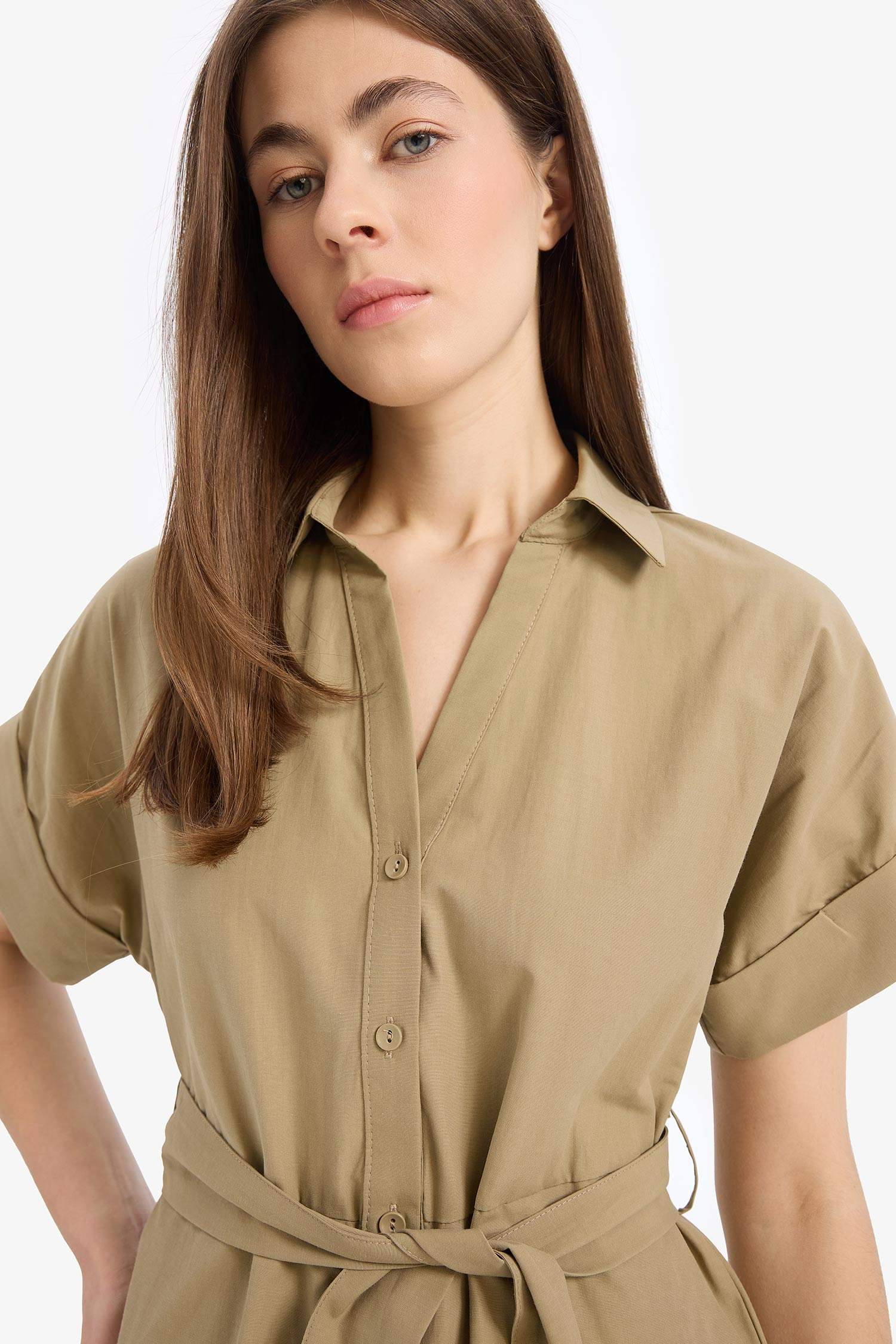 A Kesim Gömlek Yaka Kuşaklı Poplin Kısa Kollu Midi Elbise