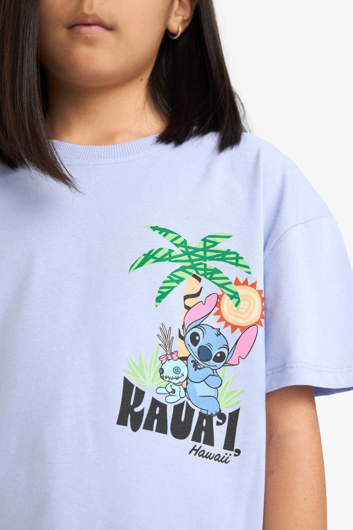 Kız Çocuk Disney Lilo & Stitch Bisiklet Yaka Sırt Baskılı Kısa Kollu Tişört