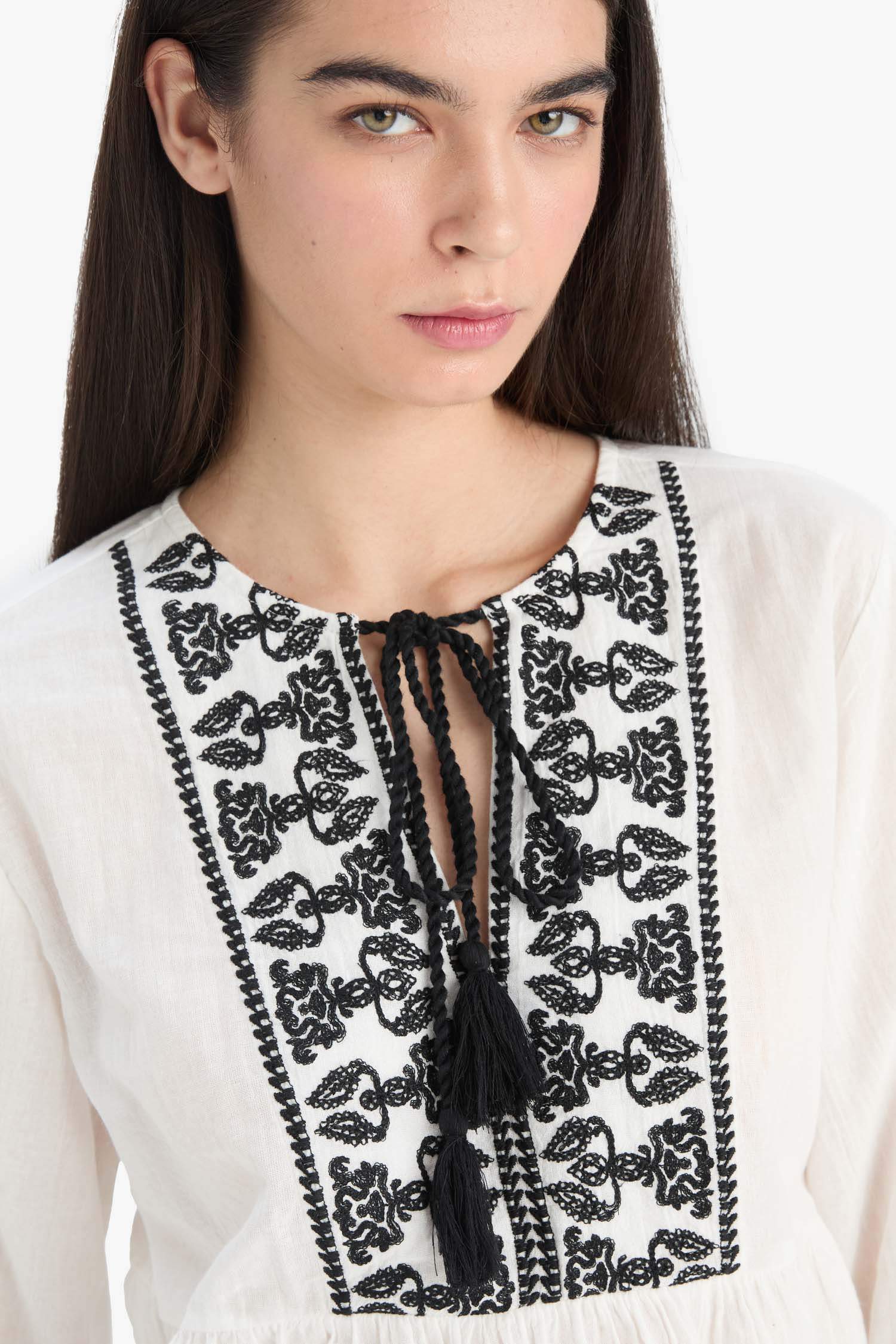 Блузка с длинным рукавом и круглым вырезом с видом на лен, обычная посадка