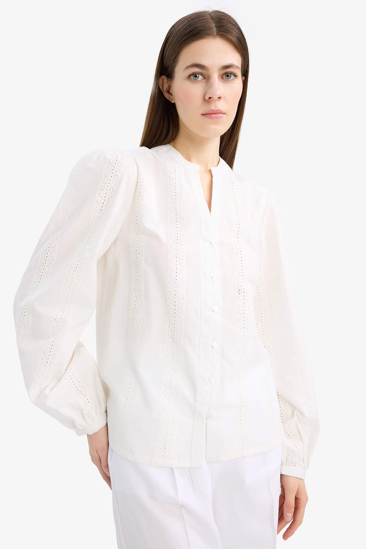 Fitted Crew Neck Embroidered Long Sleeve Shirt