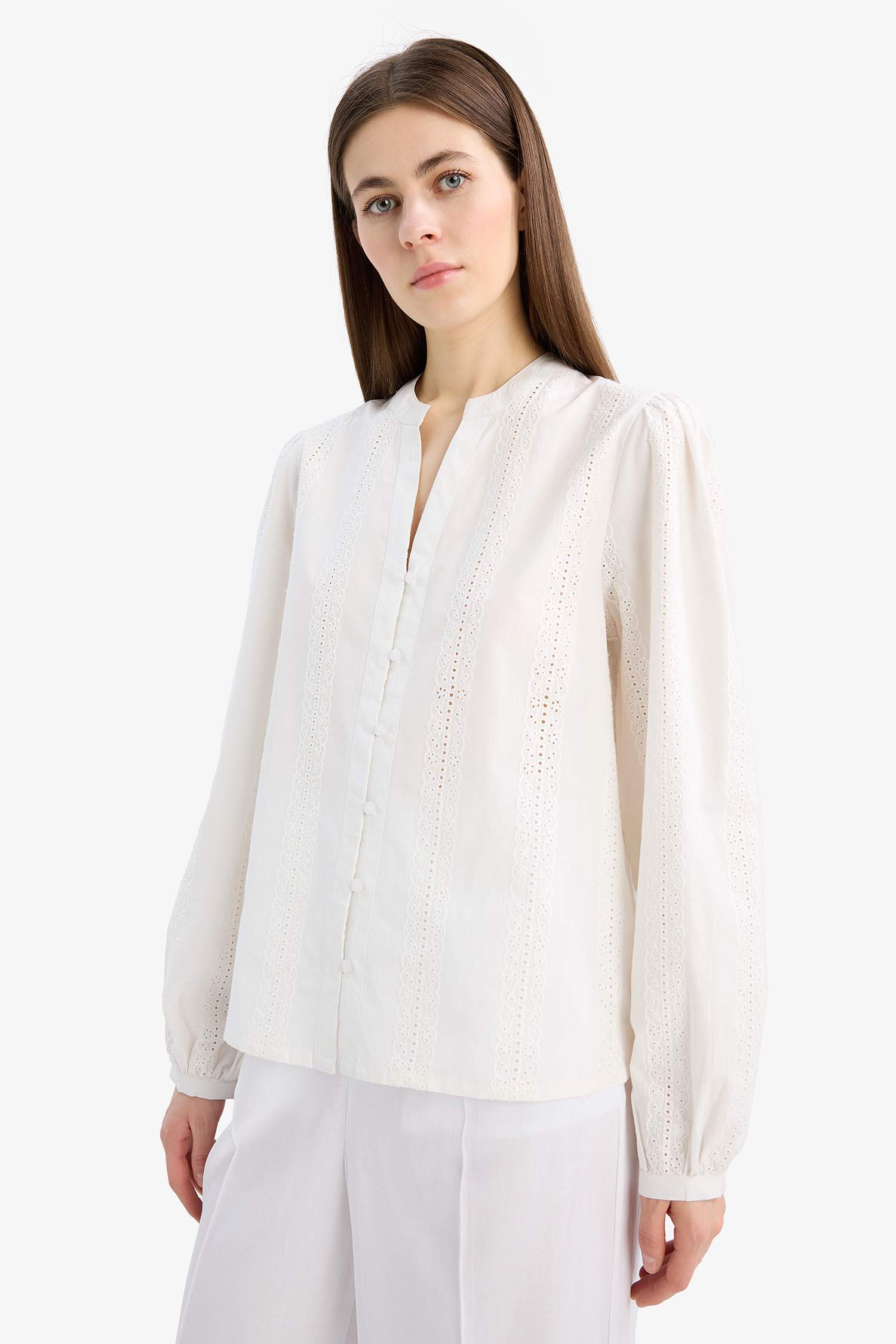 Fitted Crew Neck Embroidered Long Sleeve Shirt