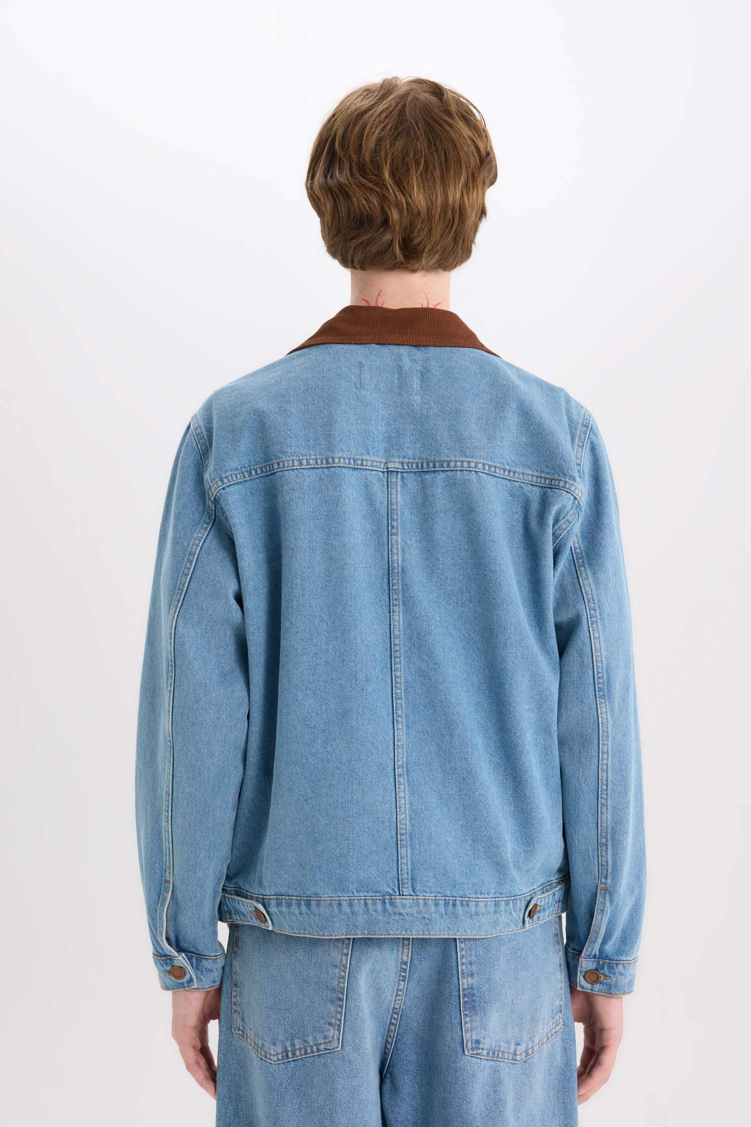 %100 Pamuk Slim Fit Dar Kesim Kontrast Yakalı Mevsimlik Baharlık Denim Ceket