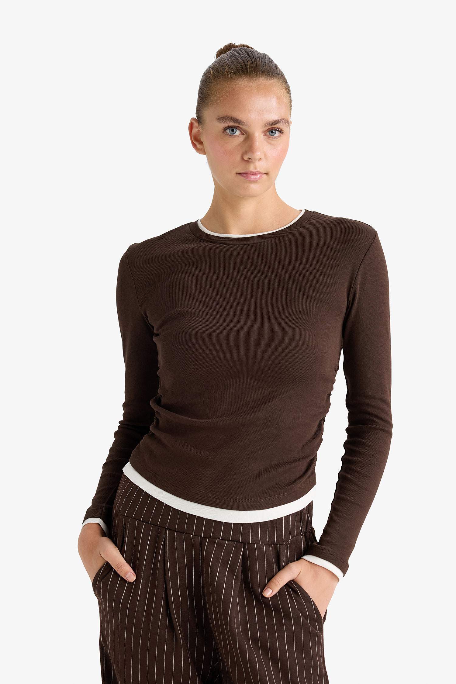 Slim Fit Dar Kesim Bisiklet Yaka Ribana Uzun Kollu Tişört