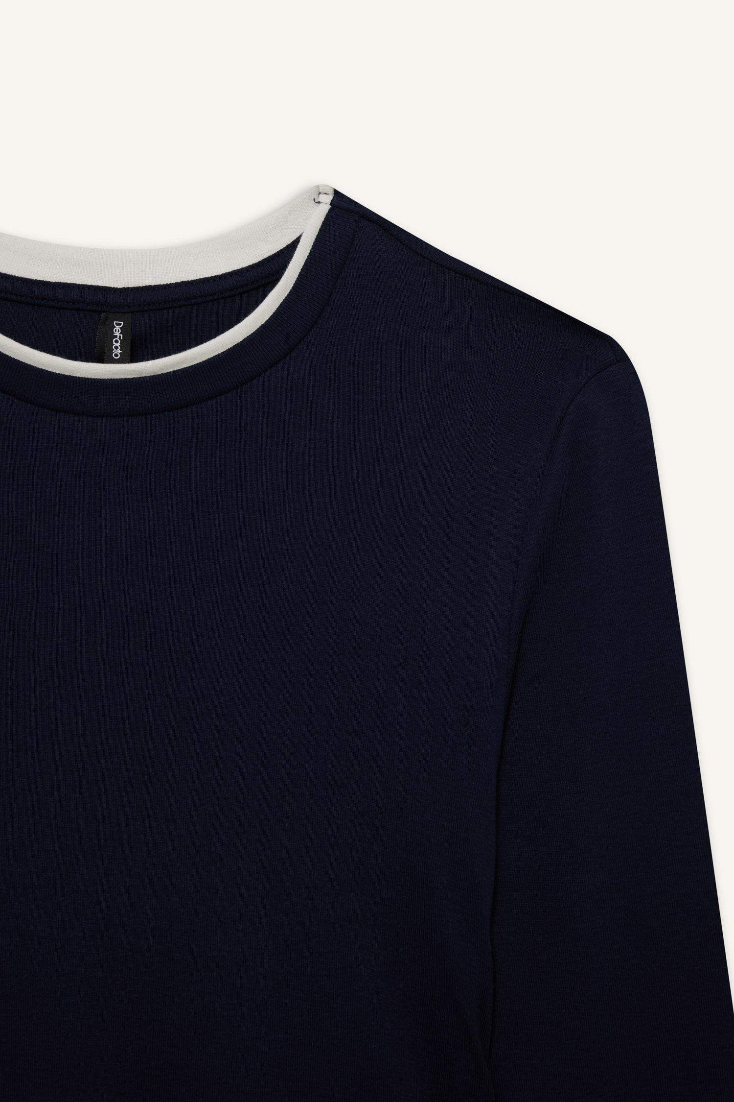 تيشيرت ردن طويل سليم فيت وياخة مستديرة