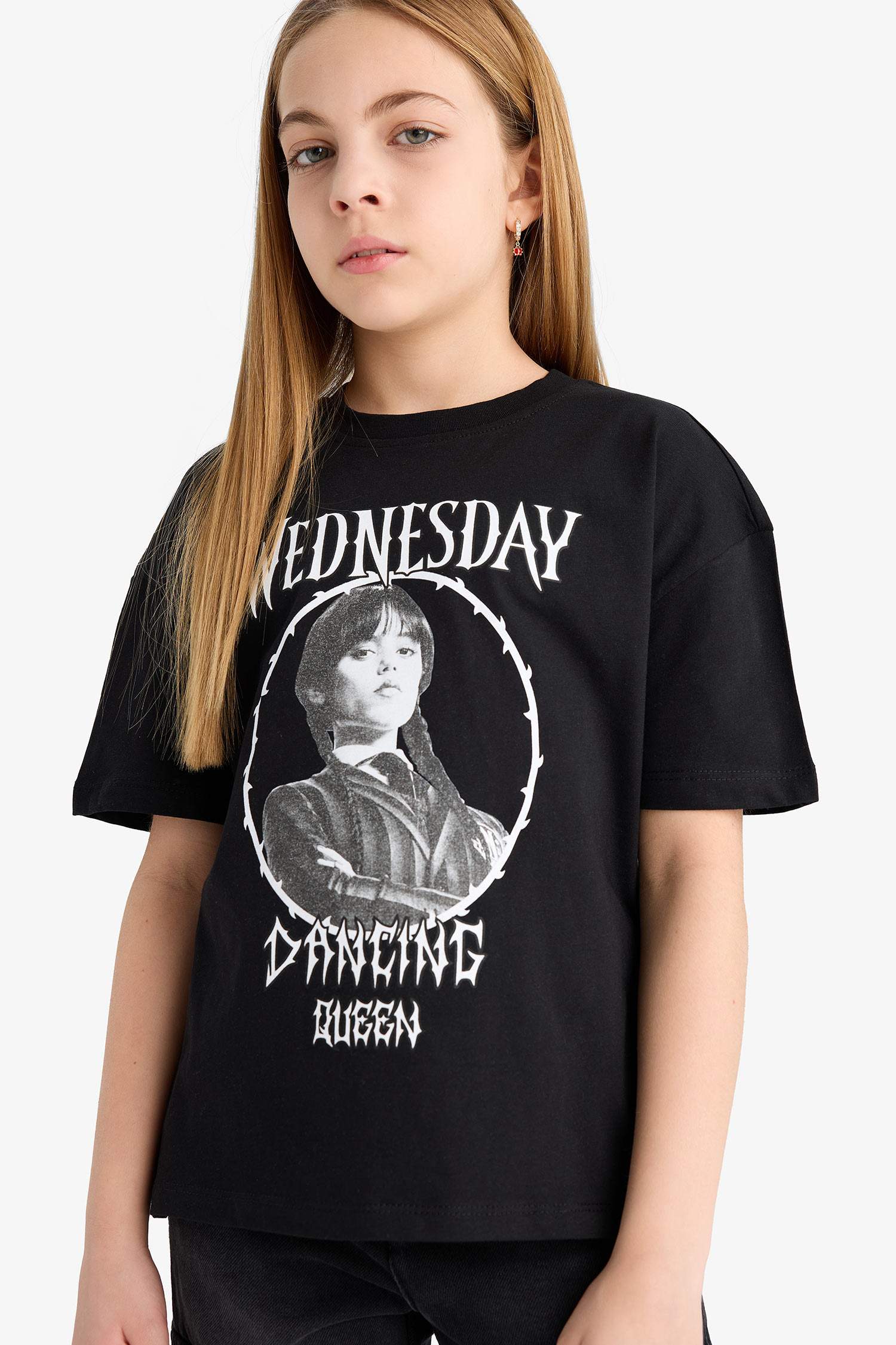 Girl Wednesday Relax Fit Crew Neck T-Shirt