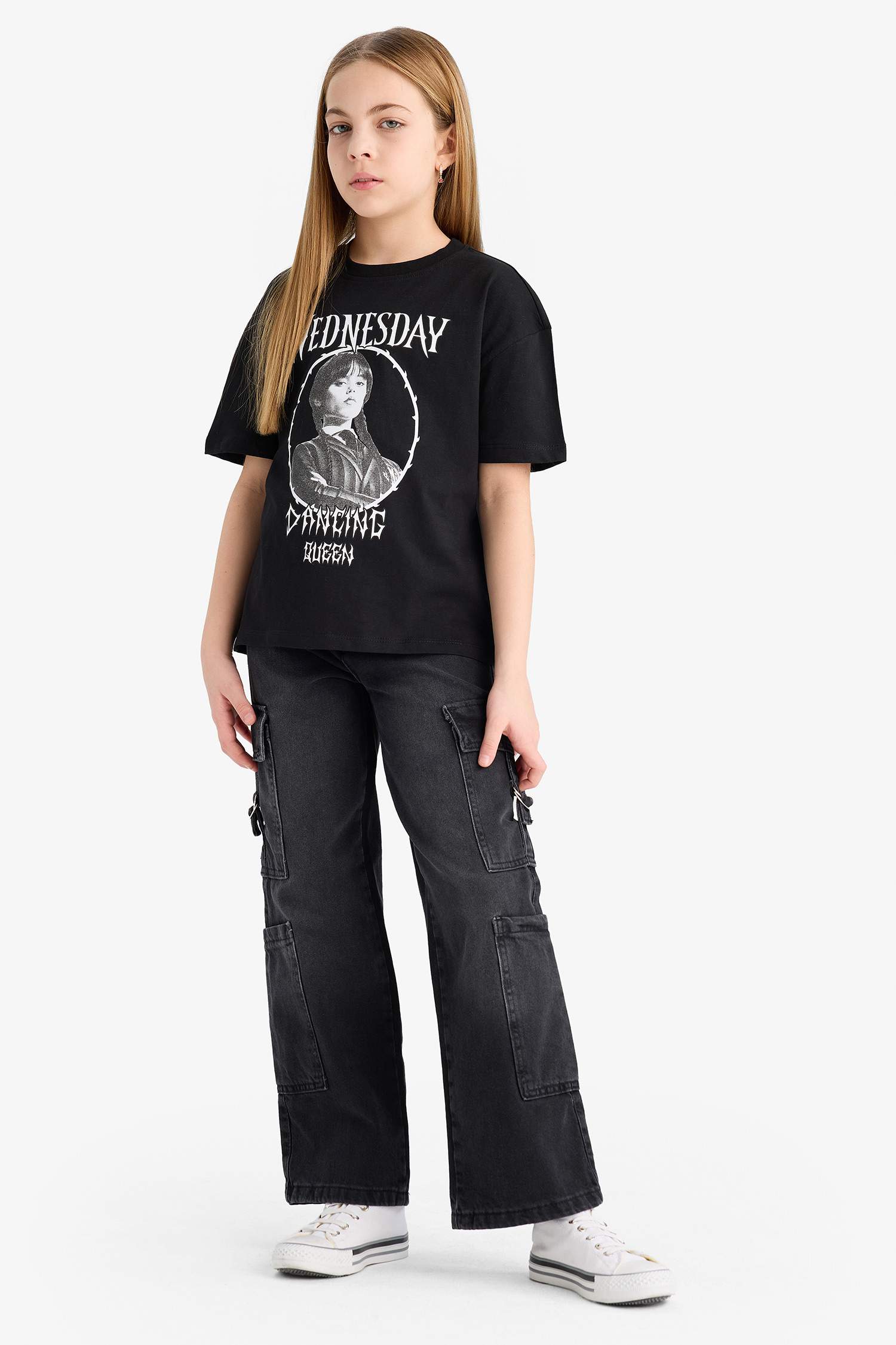 Girl Wednesday Relax Fit Crew Neck T-Shirt