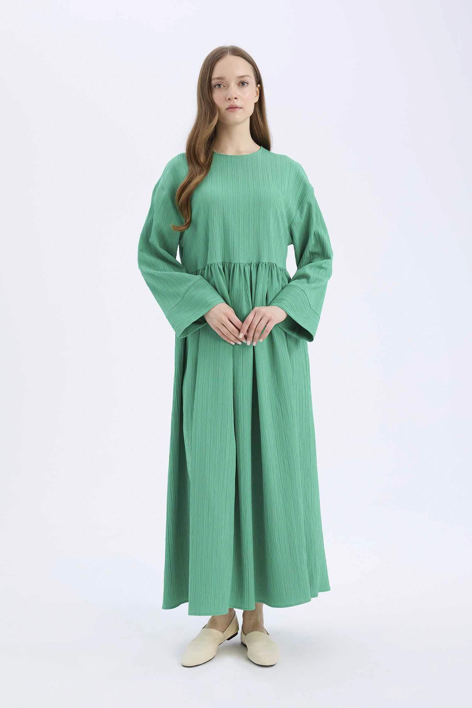 فستان كم طويل منسوج قصة عادية برقبة مستديرة