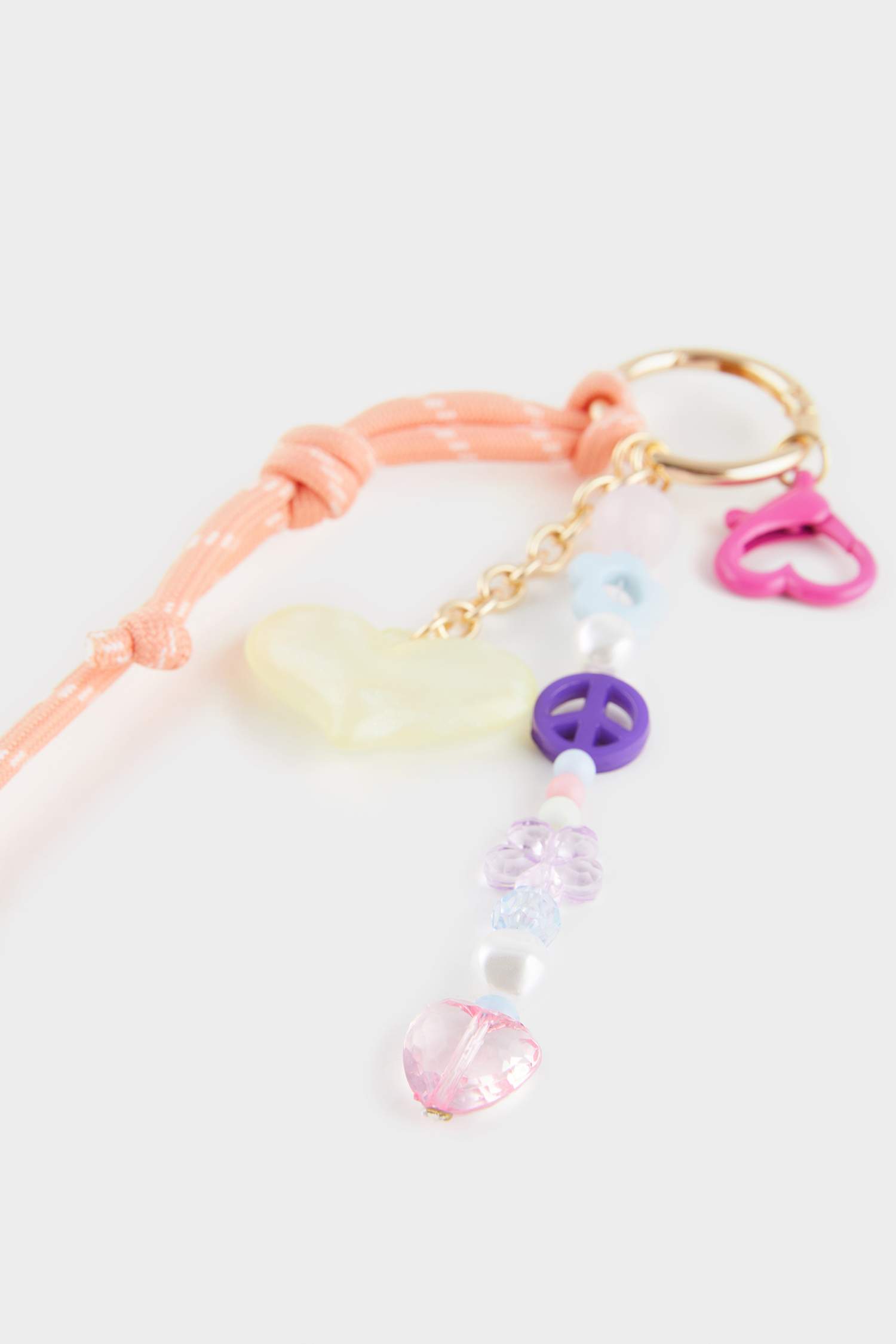 ميدالية مفاتيح نسائي بتفاصيل قلب