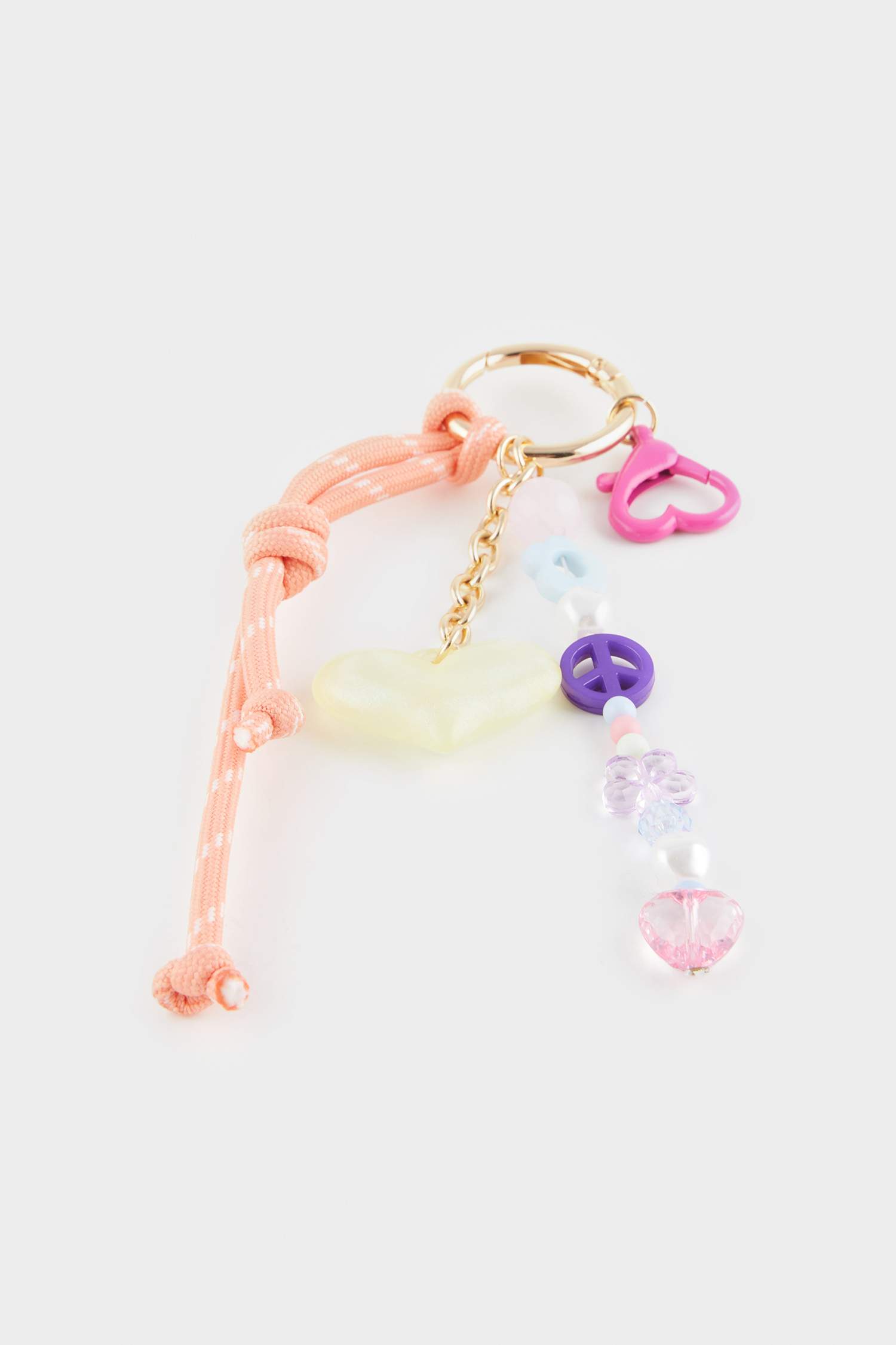 ميدالية مفاتيح نسائي بتفاصيل قلب