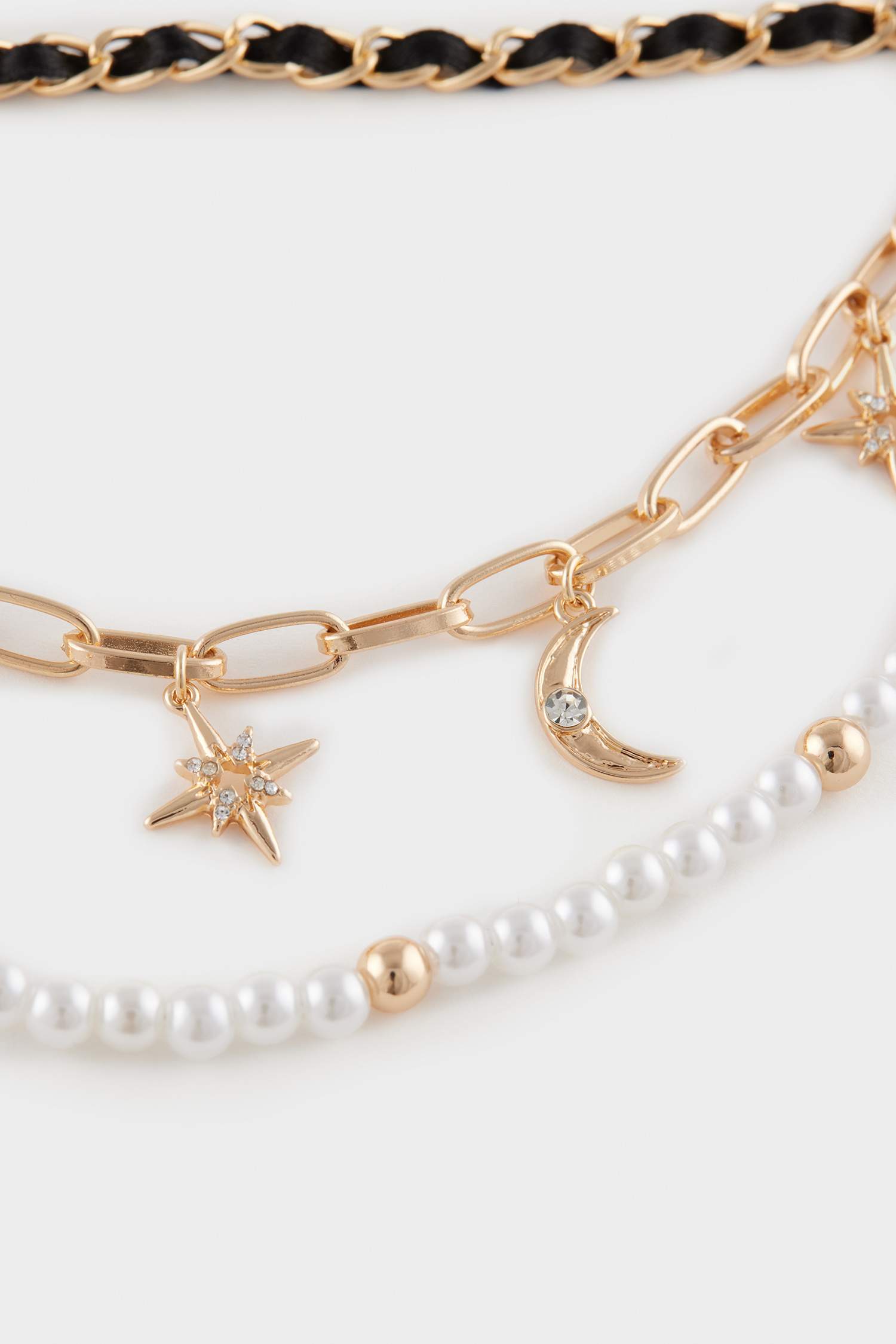 ميدالية مفاتيح نسائي بتفاصيل لؤلؤ