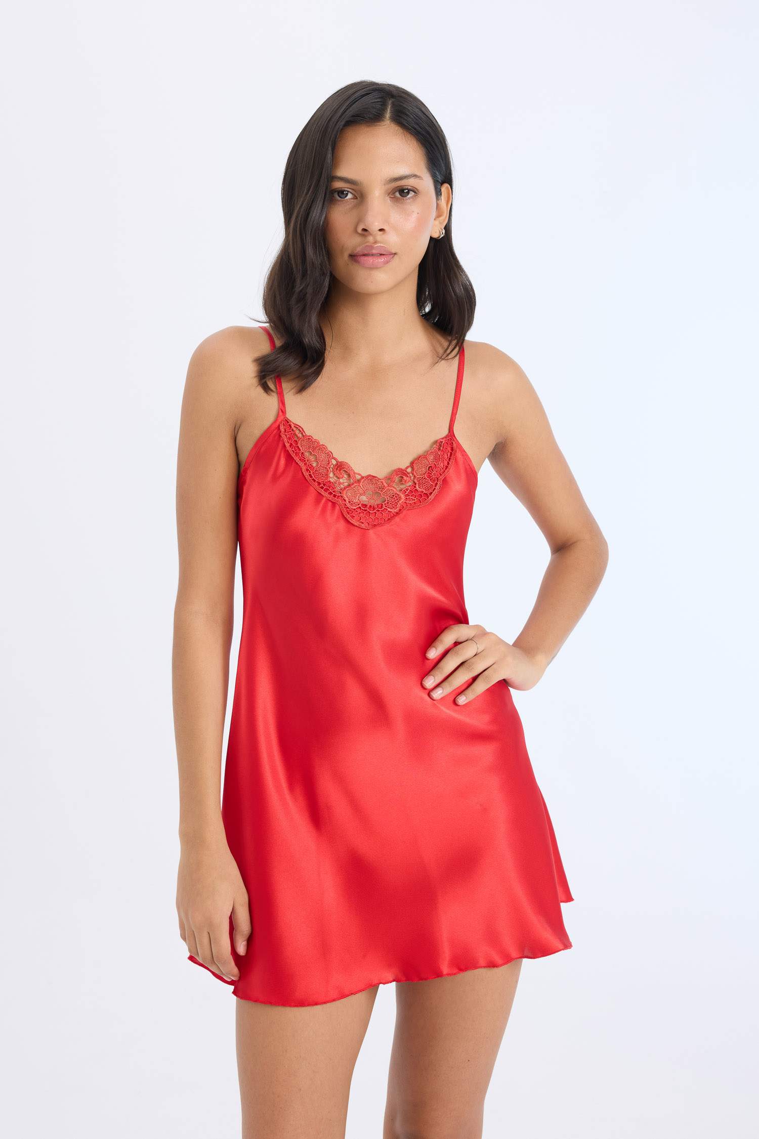 V Yaka Saten Askılı Gecelik