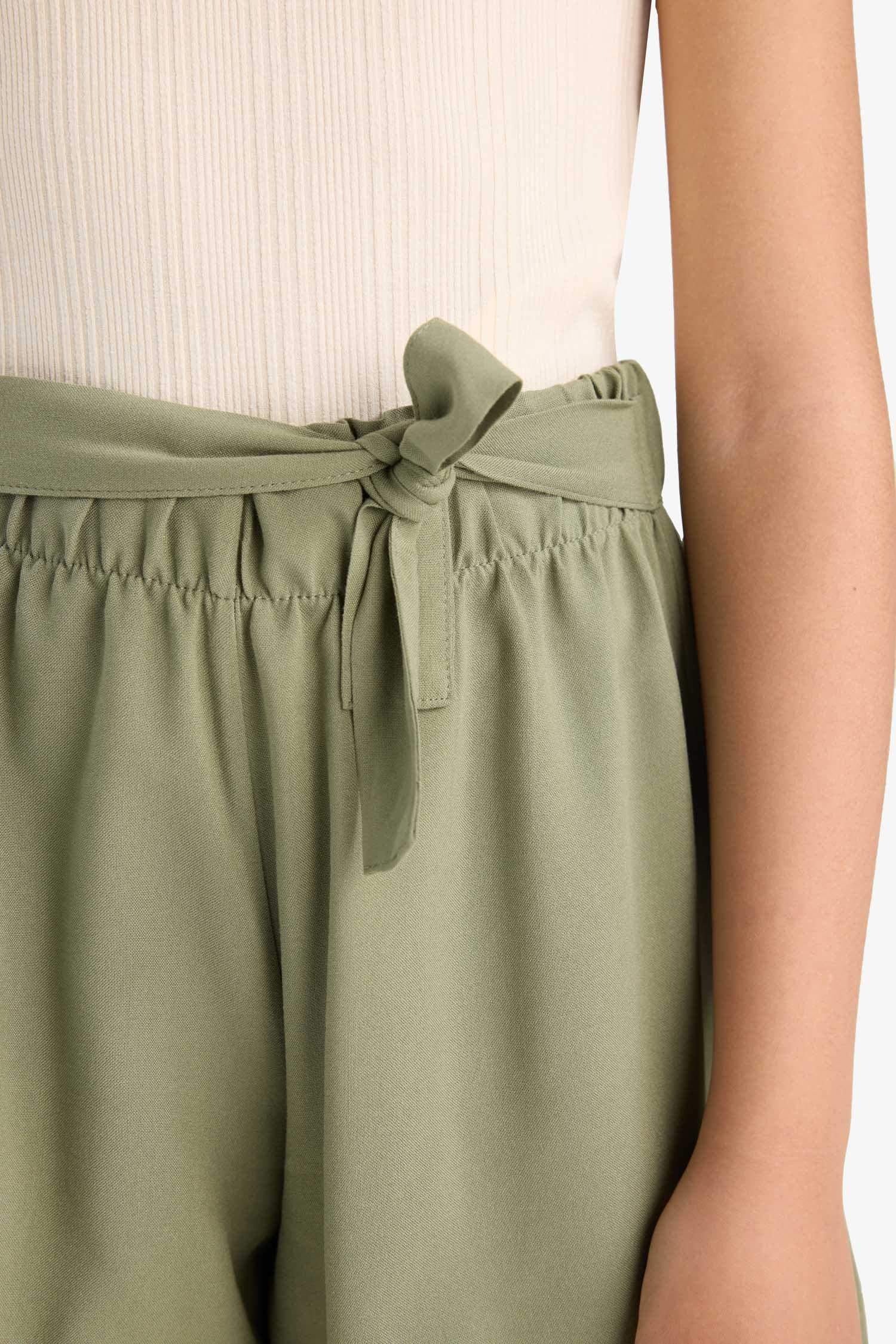 Girl Elastic Waist Shorts