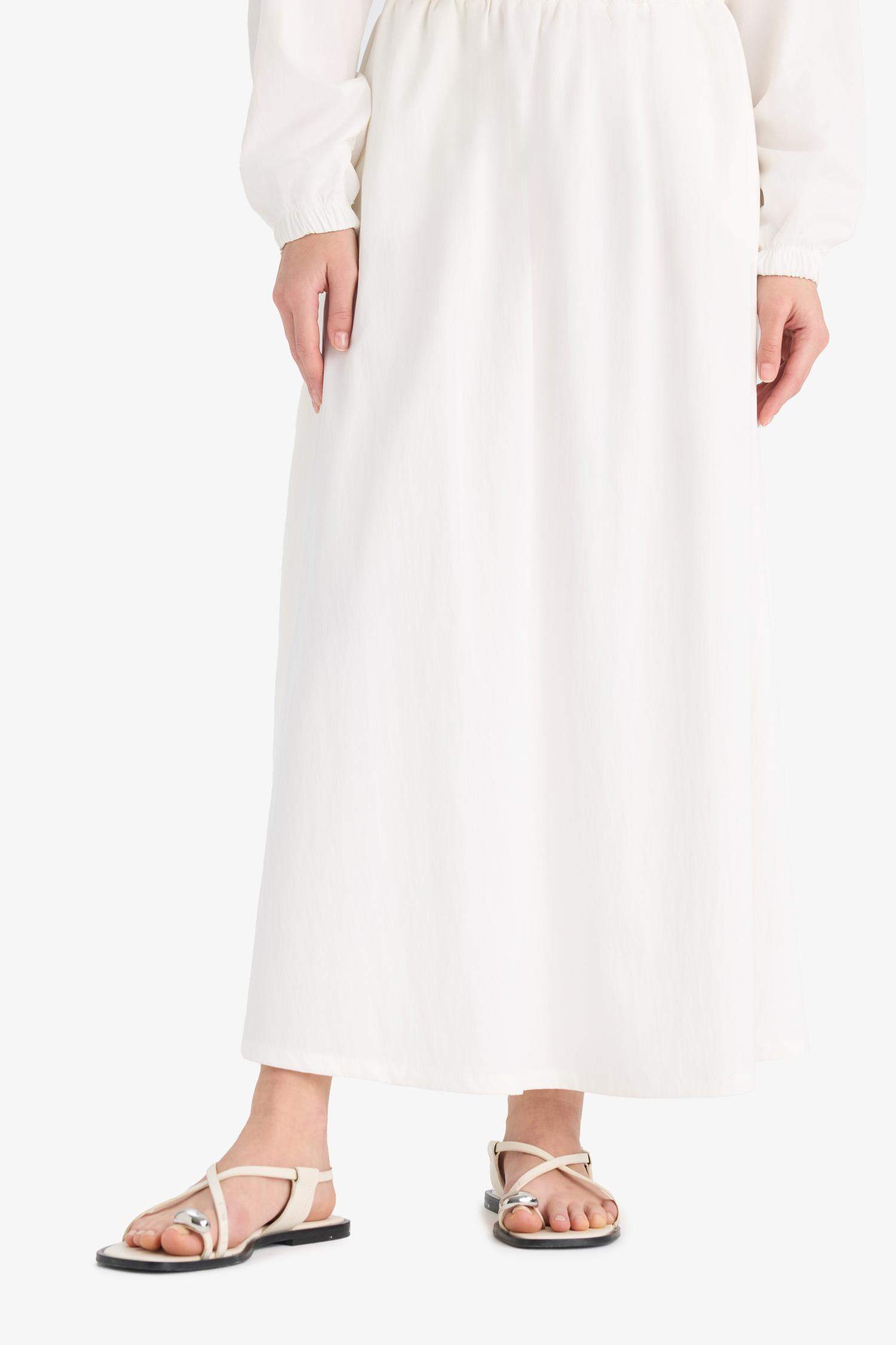 Jupe longue évasée à taille haute en tissu parachute