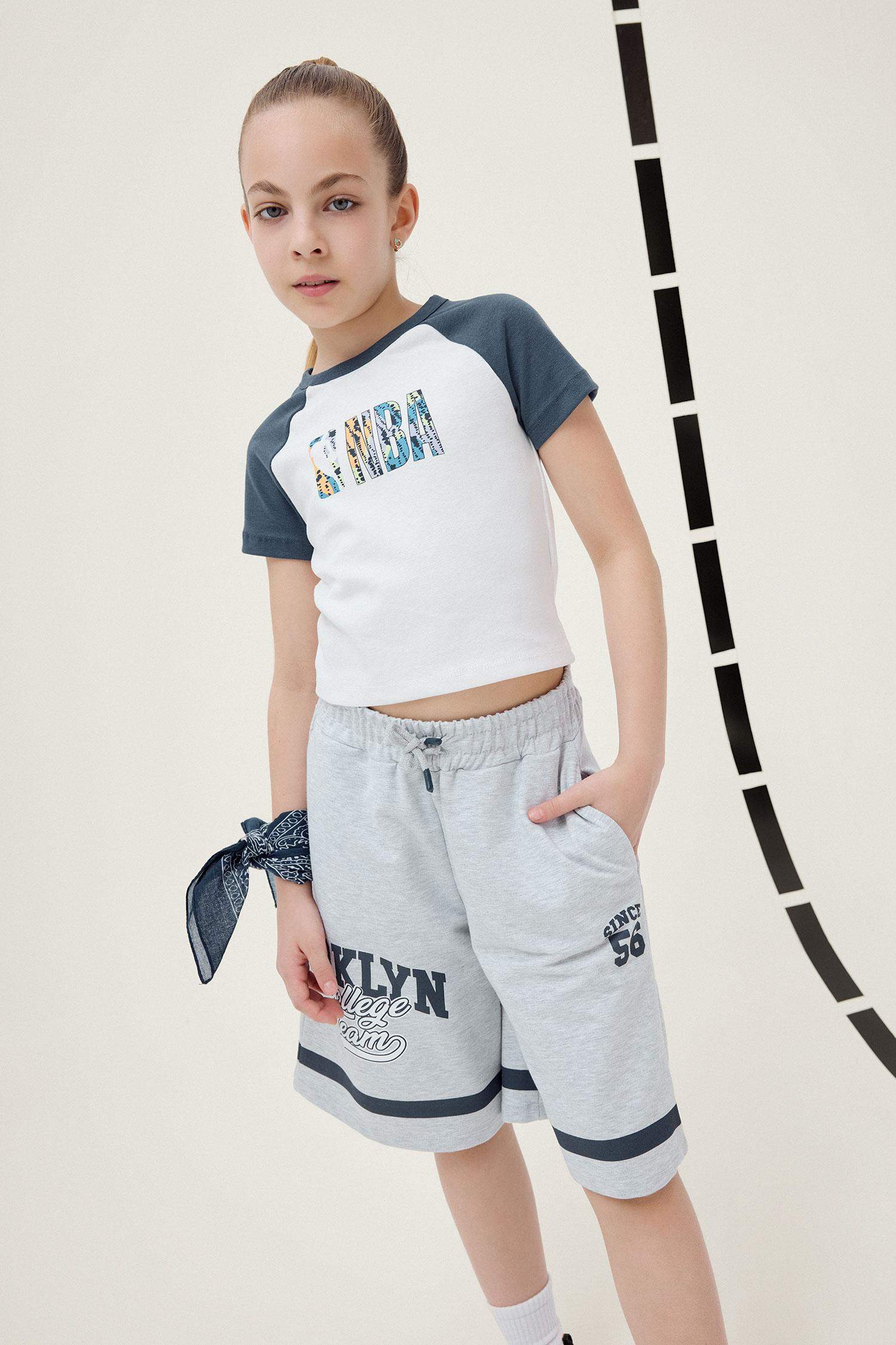 Детские шорты с принтом и резинкой на поясе