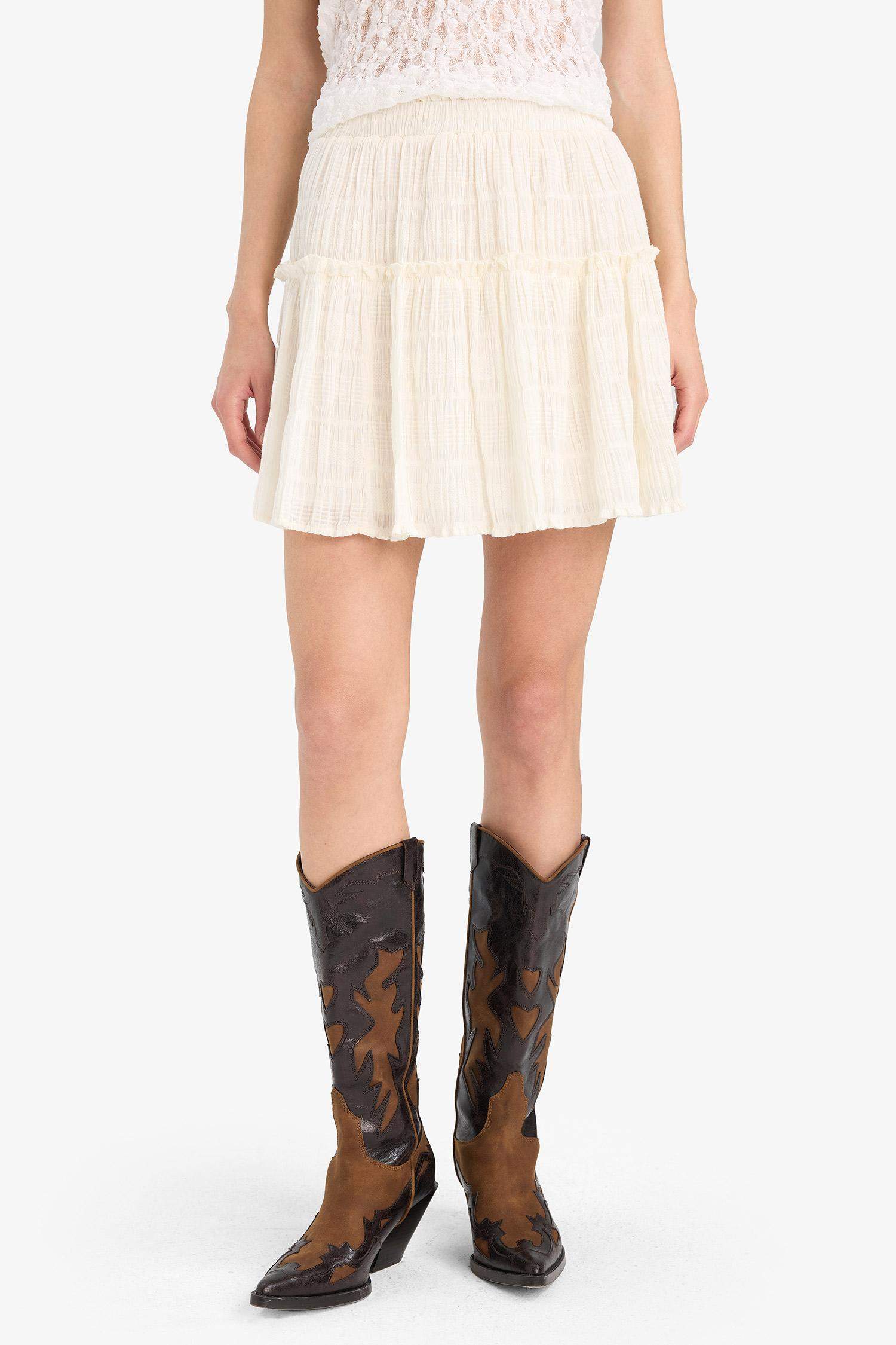 Afra x DeFacto A Kesim Normal Bel Pileli Pamuk Astarlı Dokulu Mini Etek