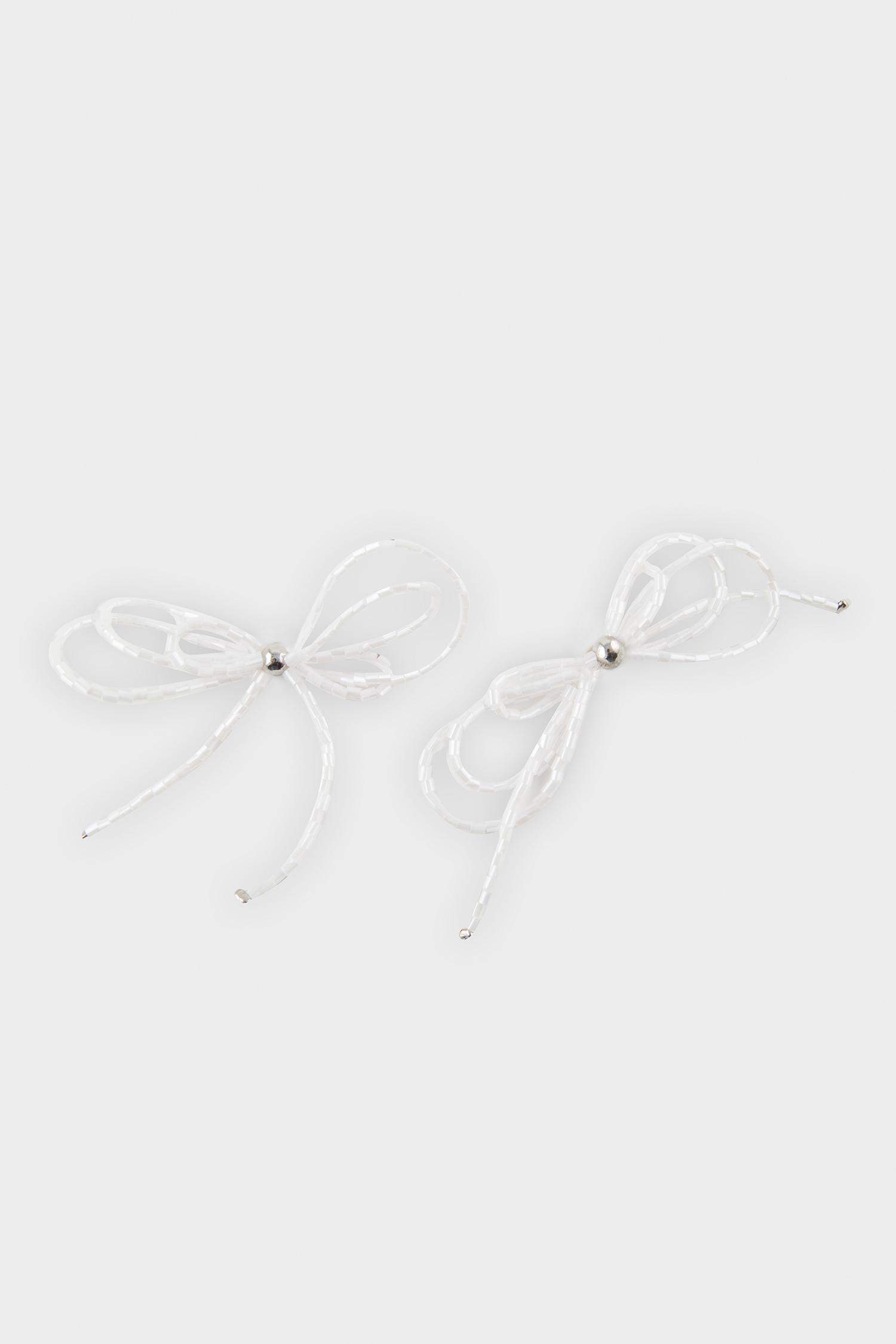 Woman White Ribbon Earrings