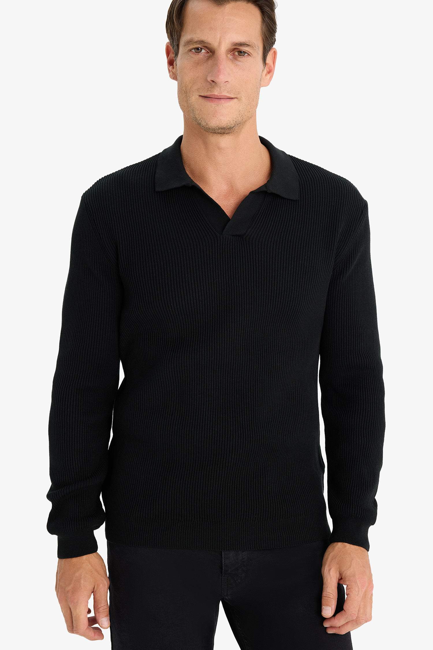 بلوفر تريكو قصة عادية برقبة بولو