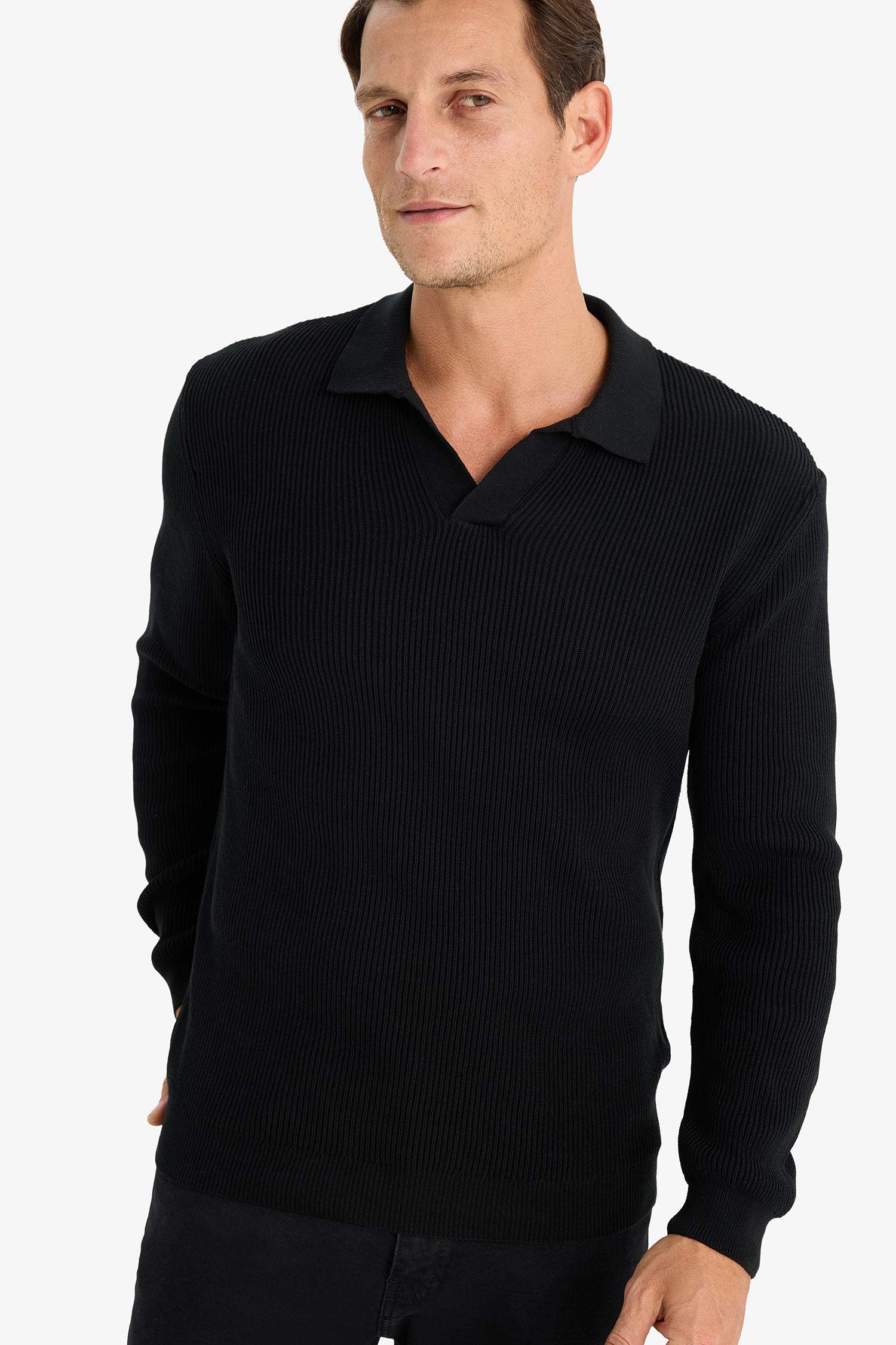 بلوفر تريكو قصة عادية برقبة بولو