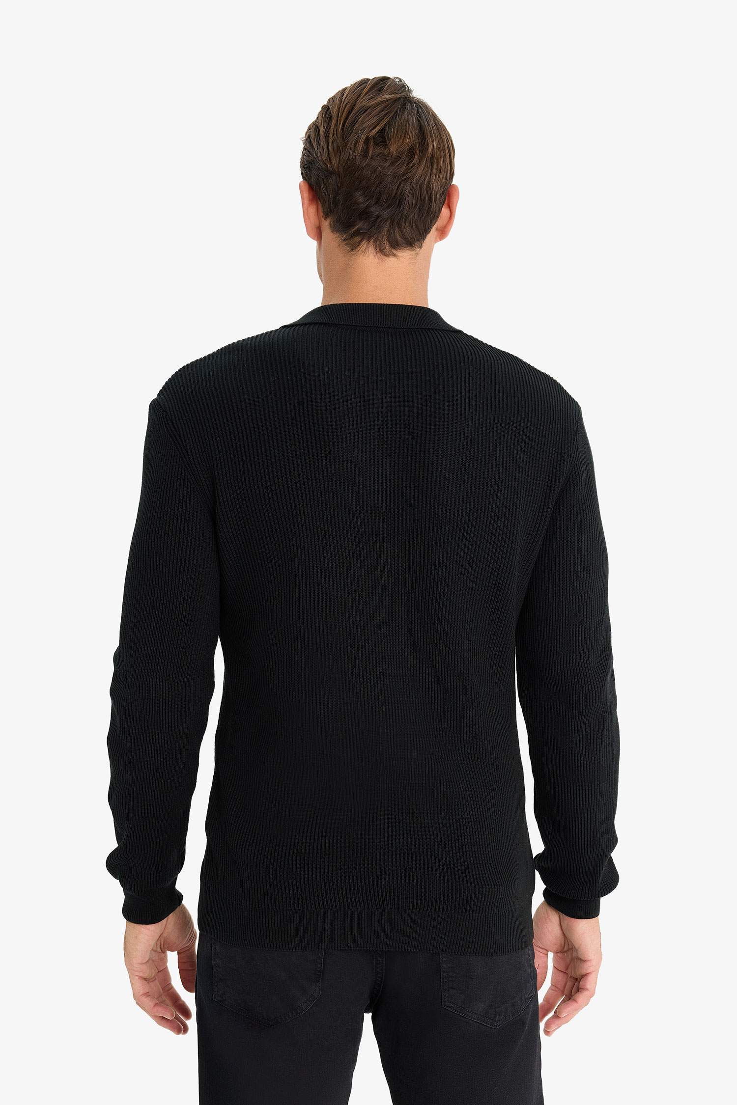 بلوفر تريكو قصة عادية برقبة بولو