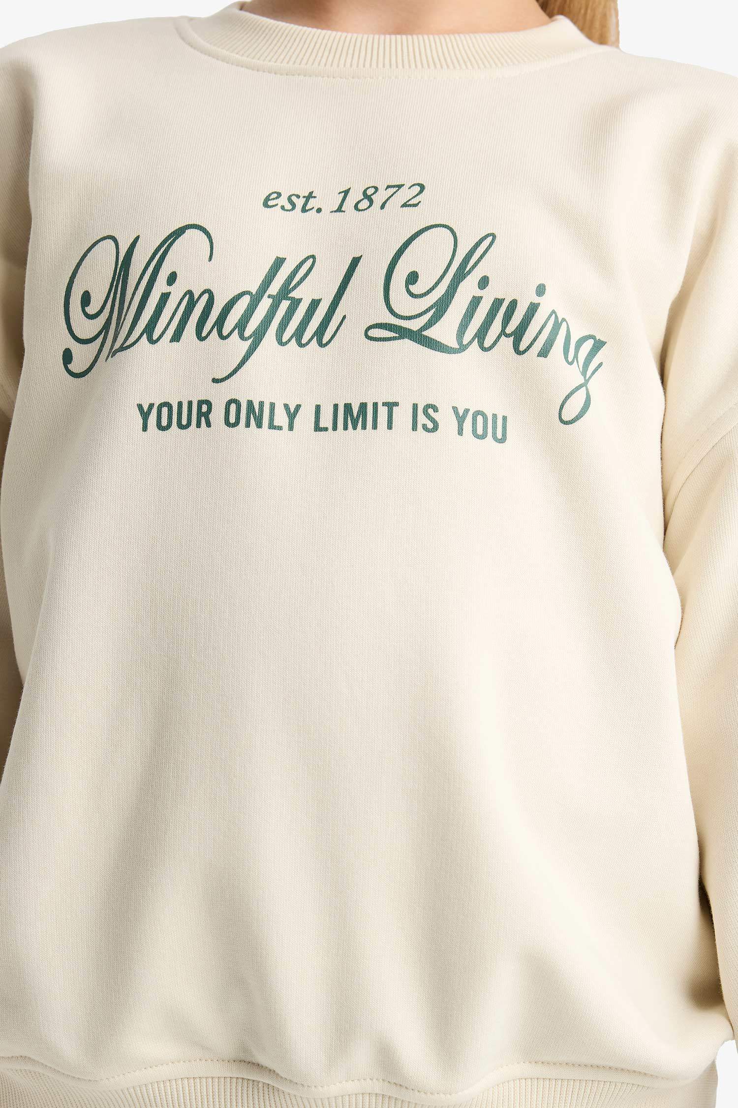 Kız Çocuk Relax Fit Bisiklet Yaka Sırt Baskılı Sweatshirt 