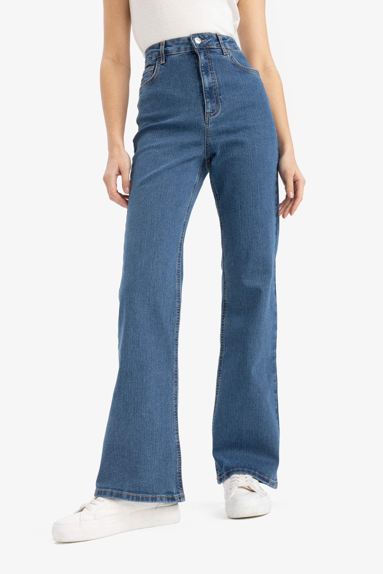 Mia Normal Waist Bell-bottom Long Jeans