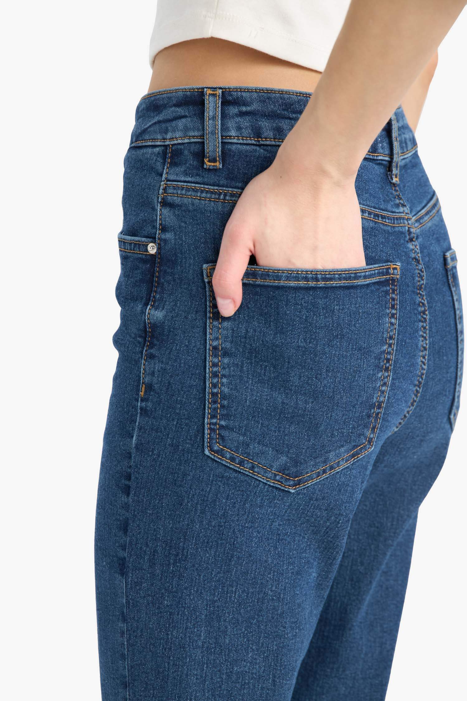 بنطلون جينز ميا برجل شارلستون بخصر عادي