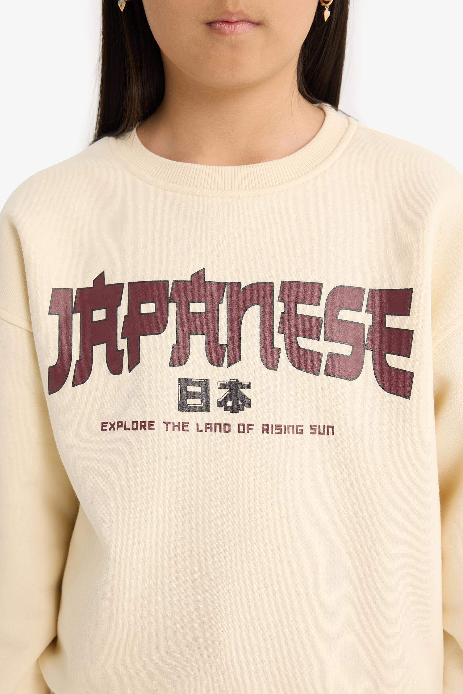 سويت شيرت بناتي مطبوع قصة مريحة ببطانة ناعمة