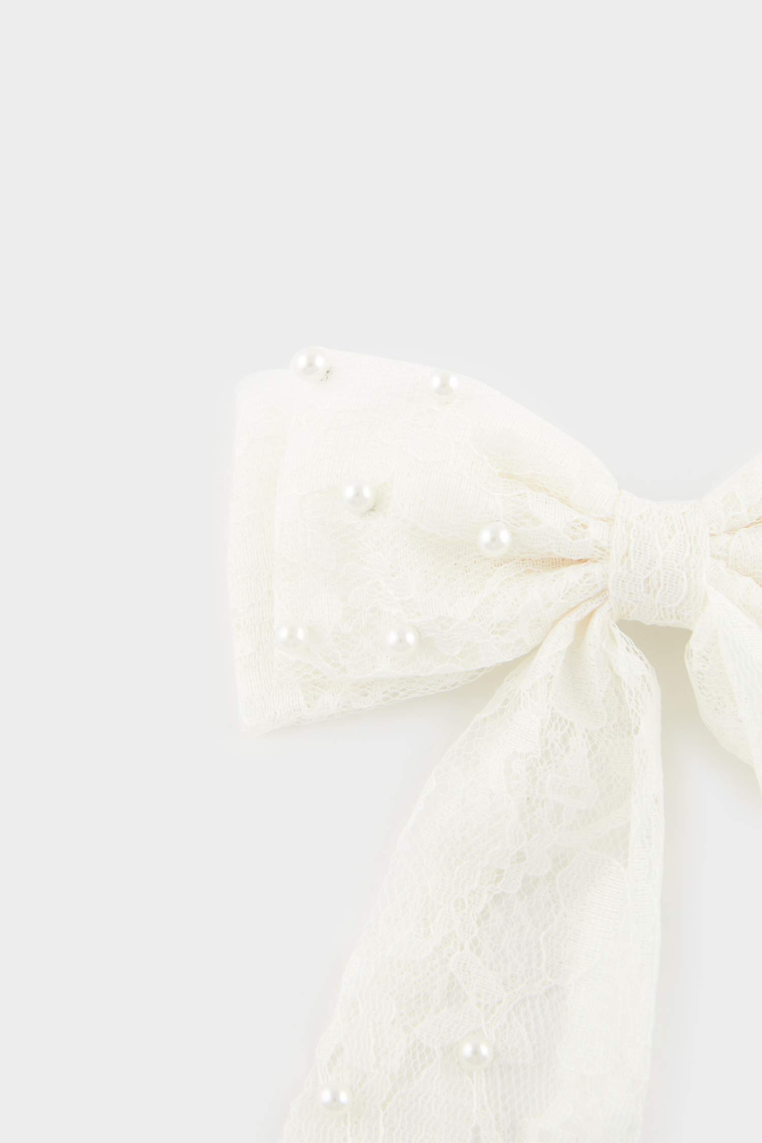 مشبك شعر بالؤلؤ