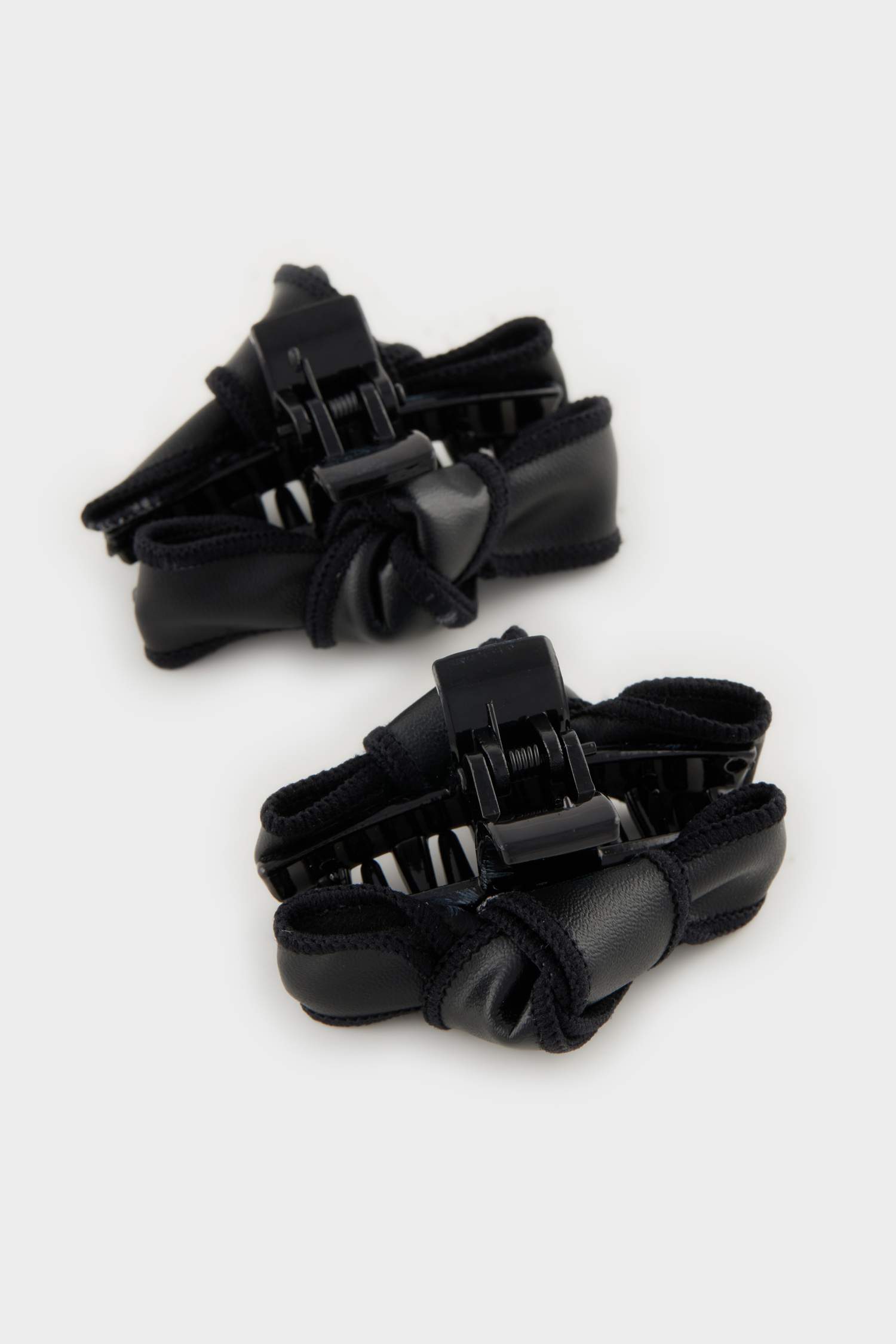 Woman 2 Piece Hair Clips