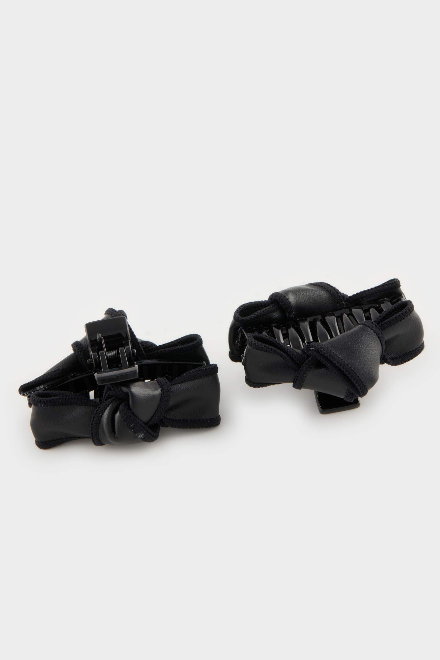 Woman 2 Piece Hair Clips