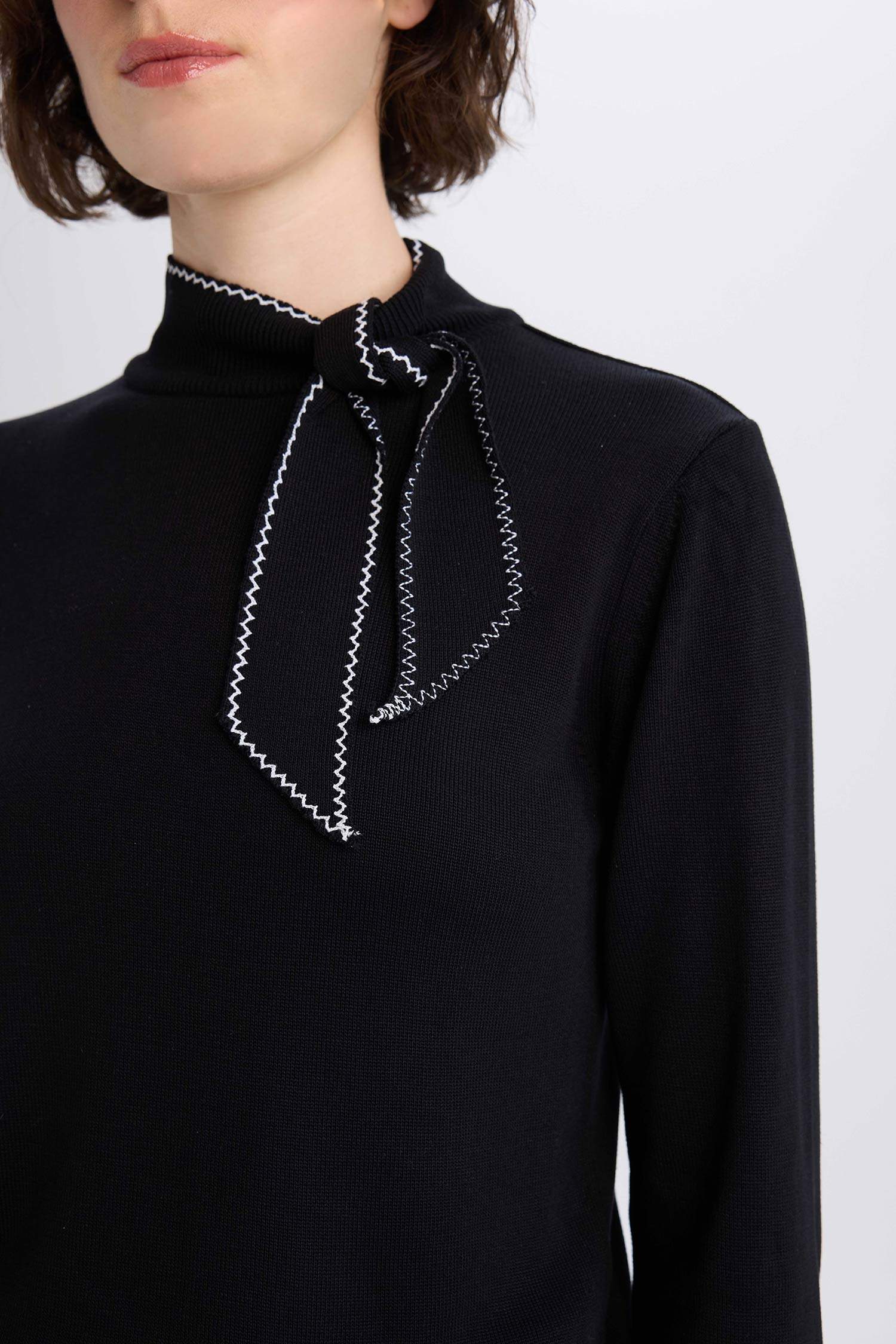 Regular Fit Bow Collar Knit Pullover