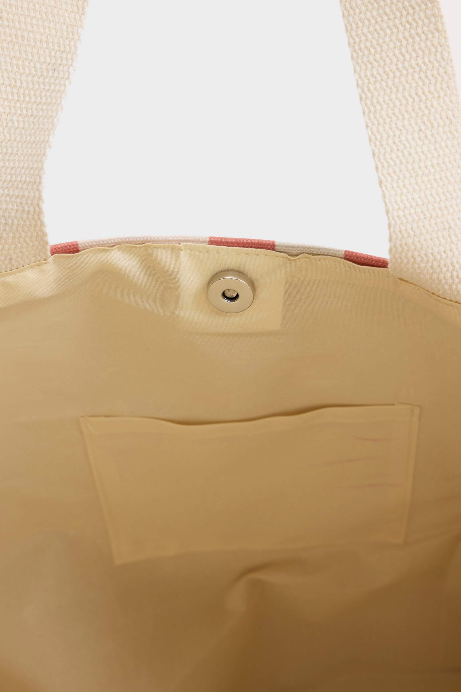 جنطة بحر نسائي