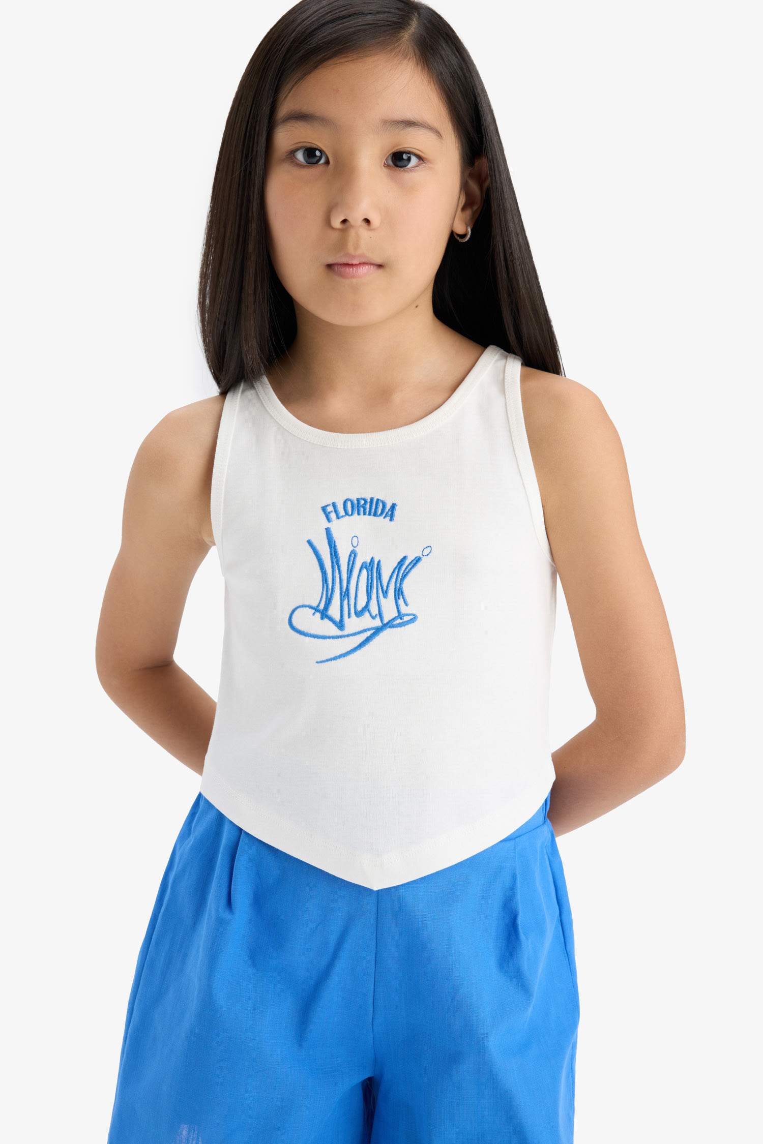 سيت بناتي شورت وبلوزة ذو مظهر كتان - قطعتين