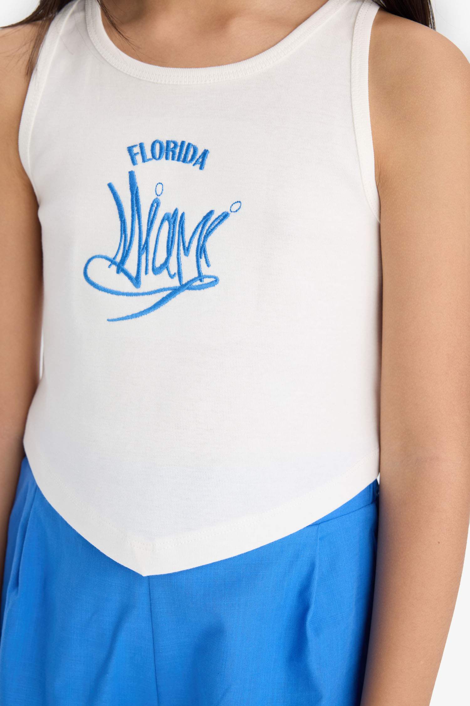 سيت بناتي شورت وبلوزة ذو مظهر كتان - قطعتين