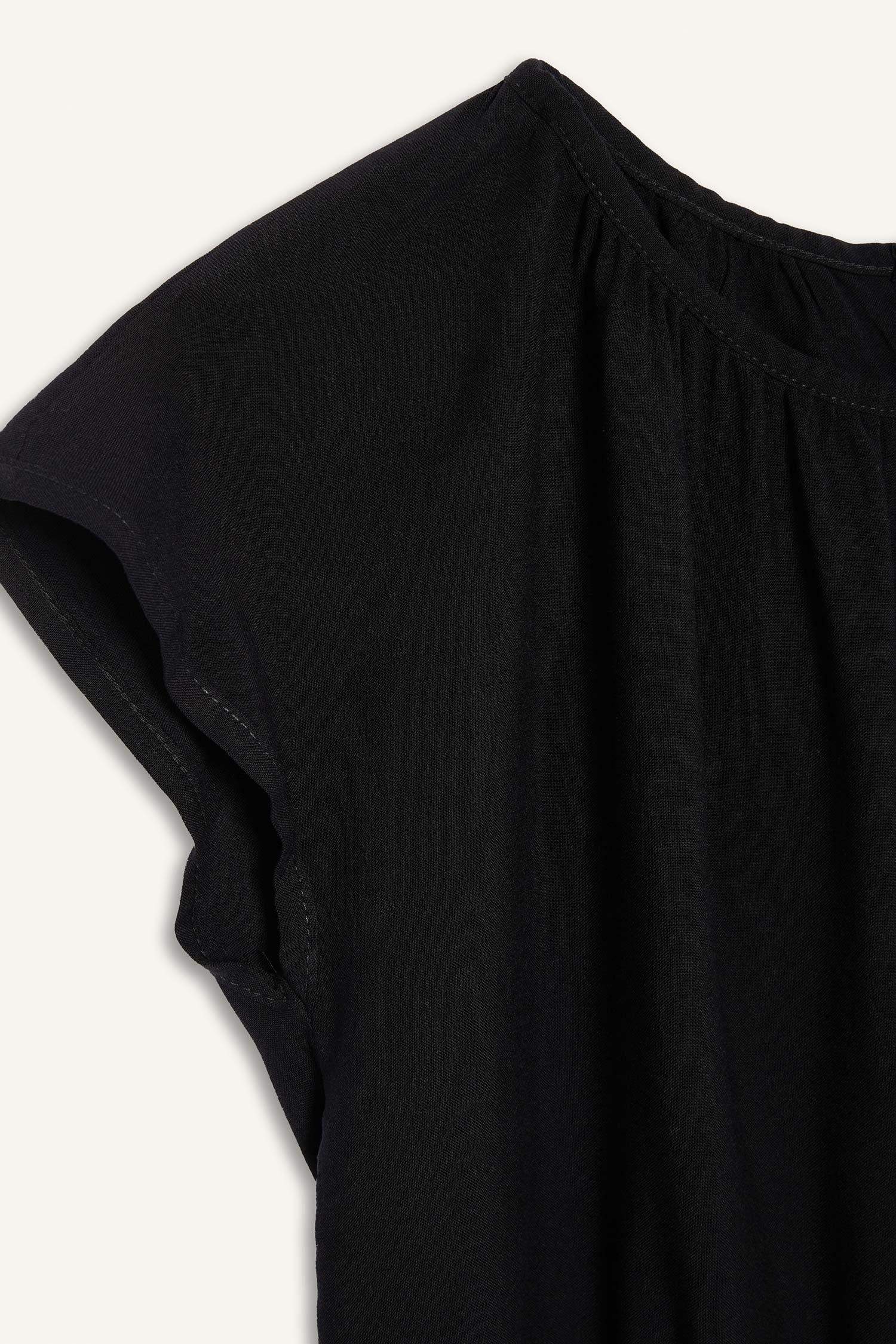 Kız Çocuk Yuvarlak Yaka Kısa Kollu Siyah Bluz