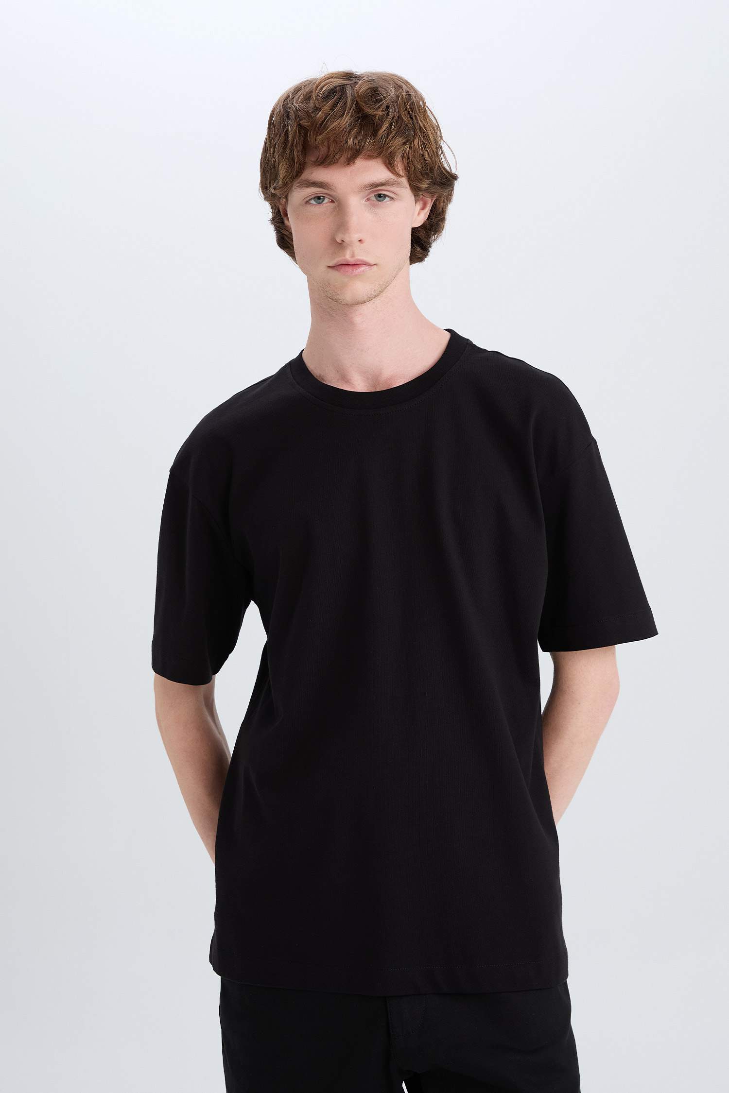 %100 Pamuk Oversize Geniş Kalıp Bisiklet Yaka Basic Düz Kısa Kollu Siyah Tişört