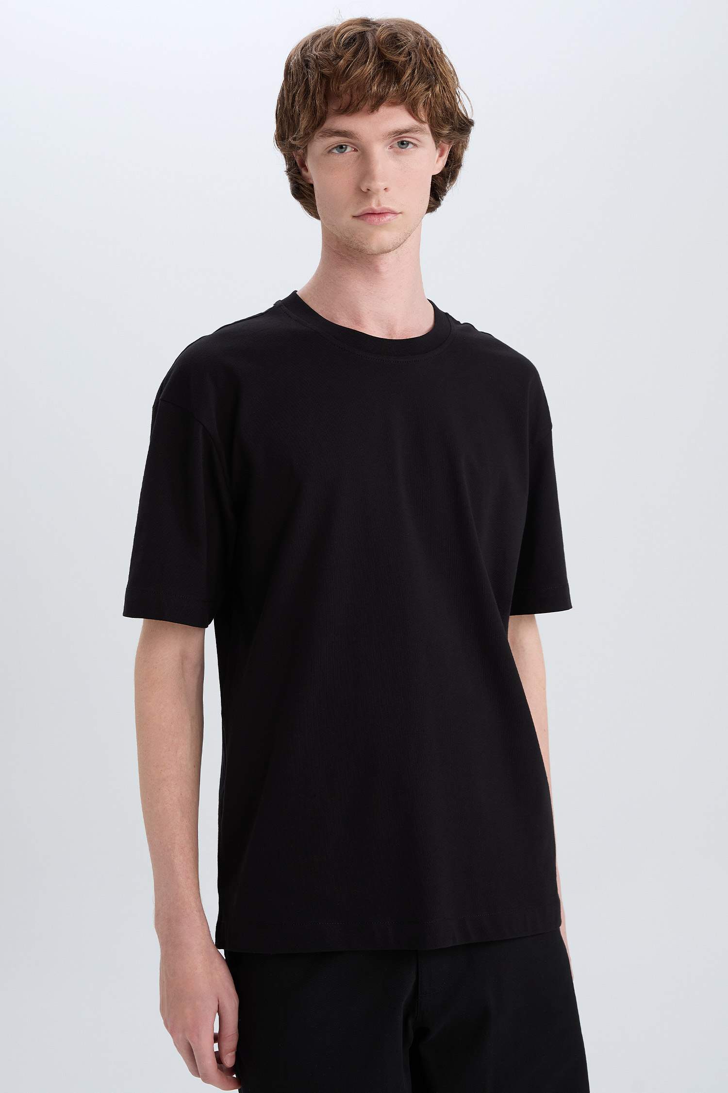 %100 Pamuk Oversize Geniş Kalıp Bisiklet Yaka Basic Düz Kısa Kollu Siyah Tişört