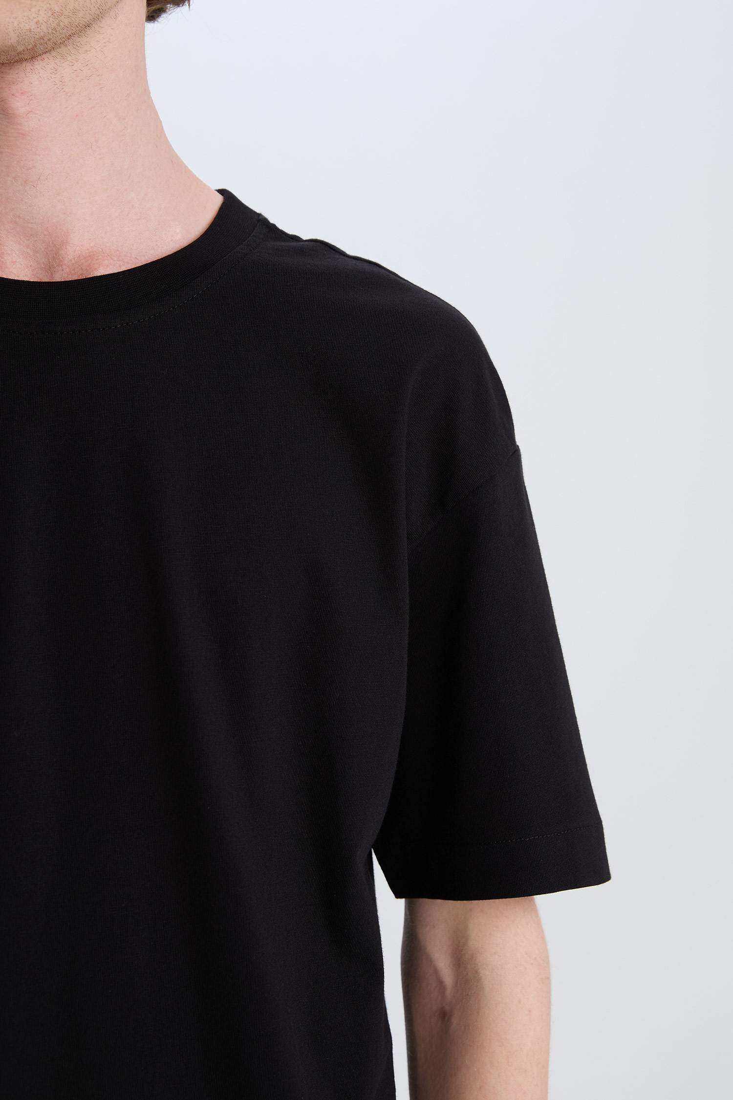 %100 Pamuk Oversize Geniş Kalıp Bisiklet Yaka Basic Düz Kısa Kollu Siyah Tişört