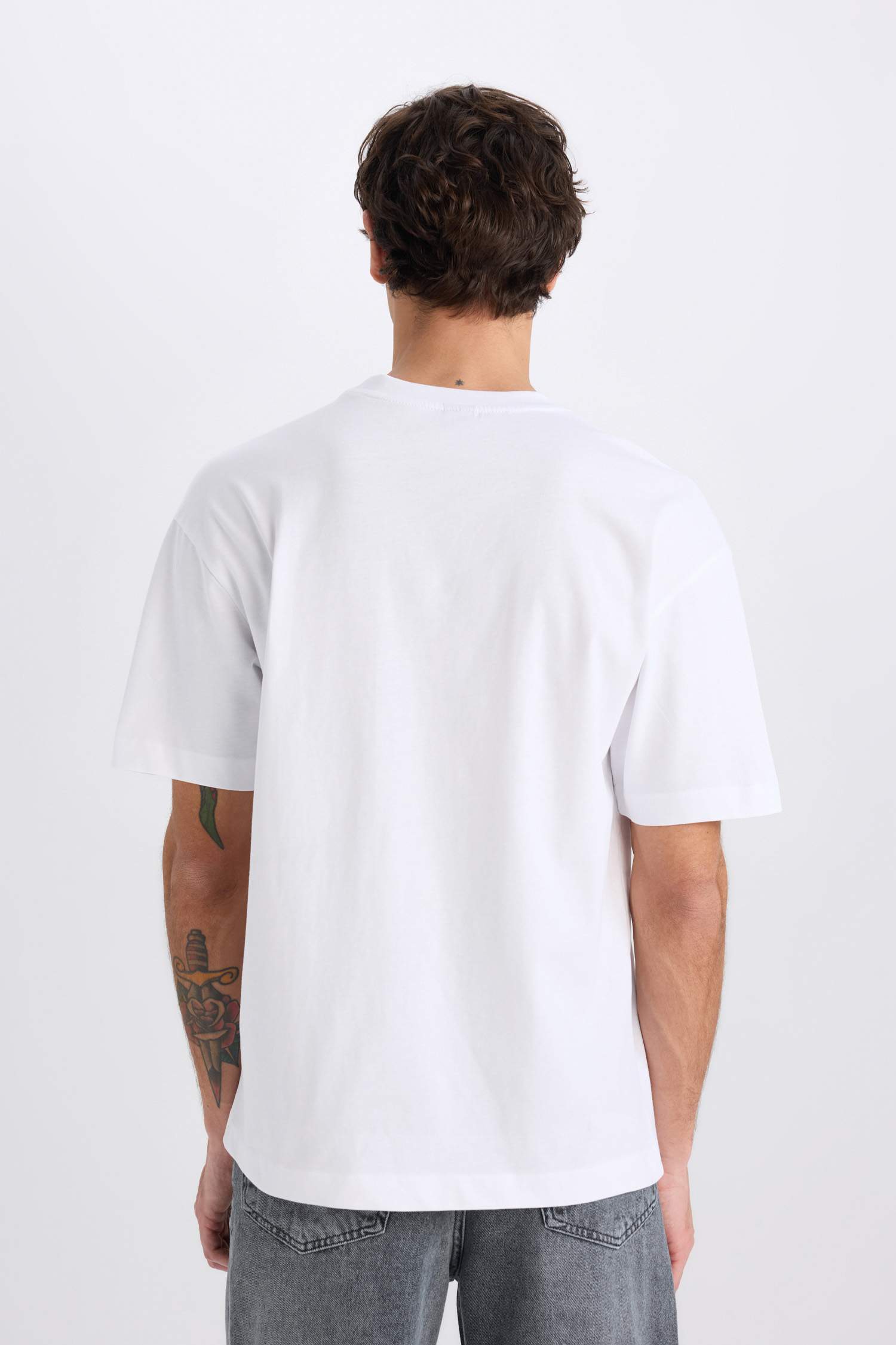 %100 Pamuk Oversize Geniş Kalıp Bisiklet Yaka Basic Düz Kısa Kollu Beyaz Tişört