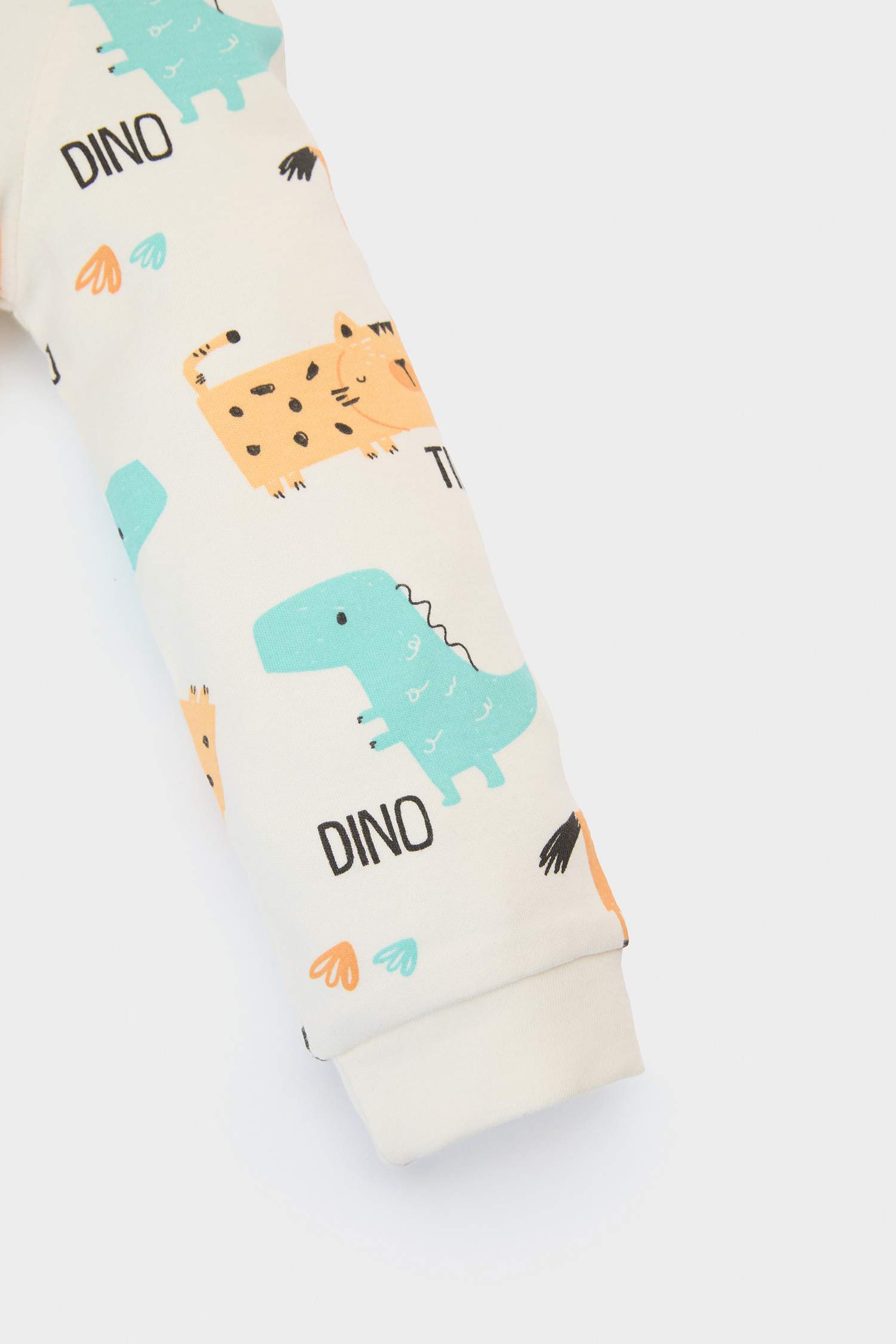 طقم بيجاما اولادي بيج ملون قصة عادية - قطعتين