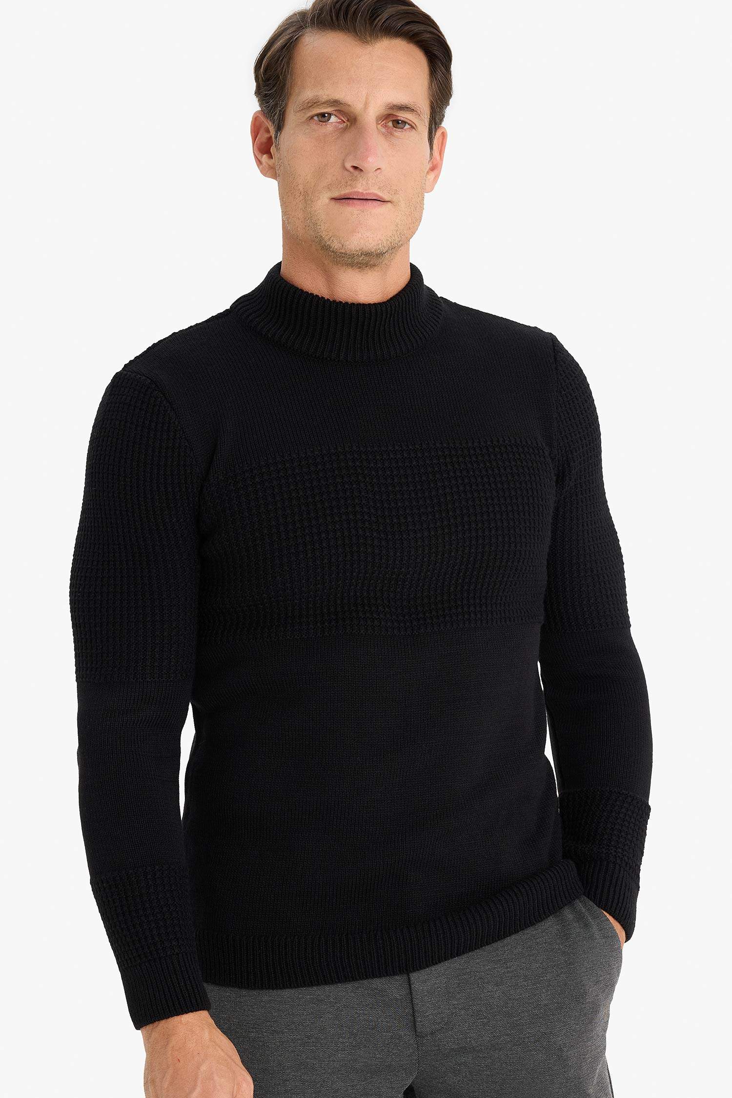 بلوز تريكو قصة عادية بياخة عالية