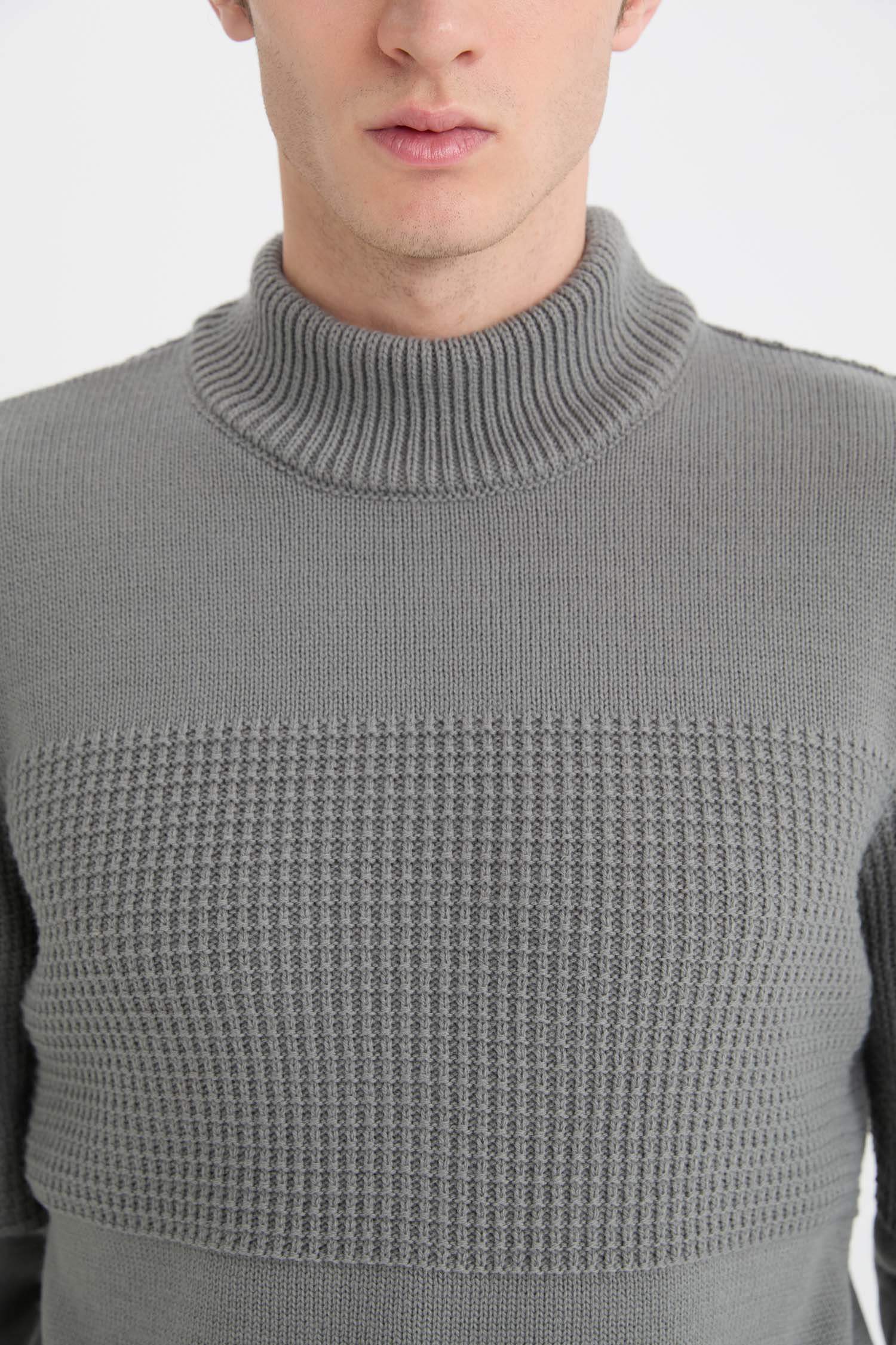 بلوز تريكو قصة عادية هاينك بياخة عالية