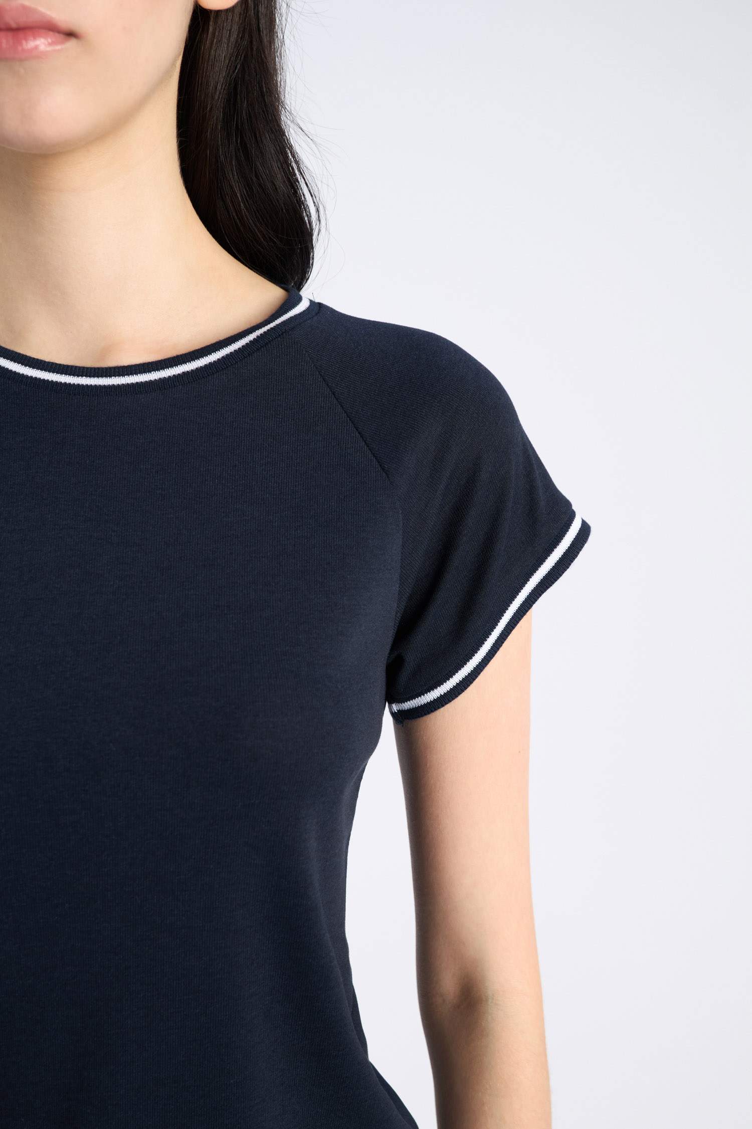 Slim Fit Dar Kesim Bisiklet Yaka Ribana Kısa Kollu Tişört