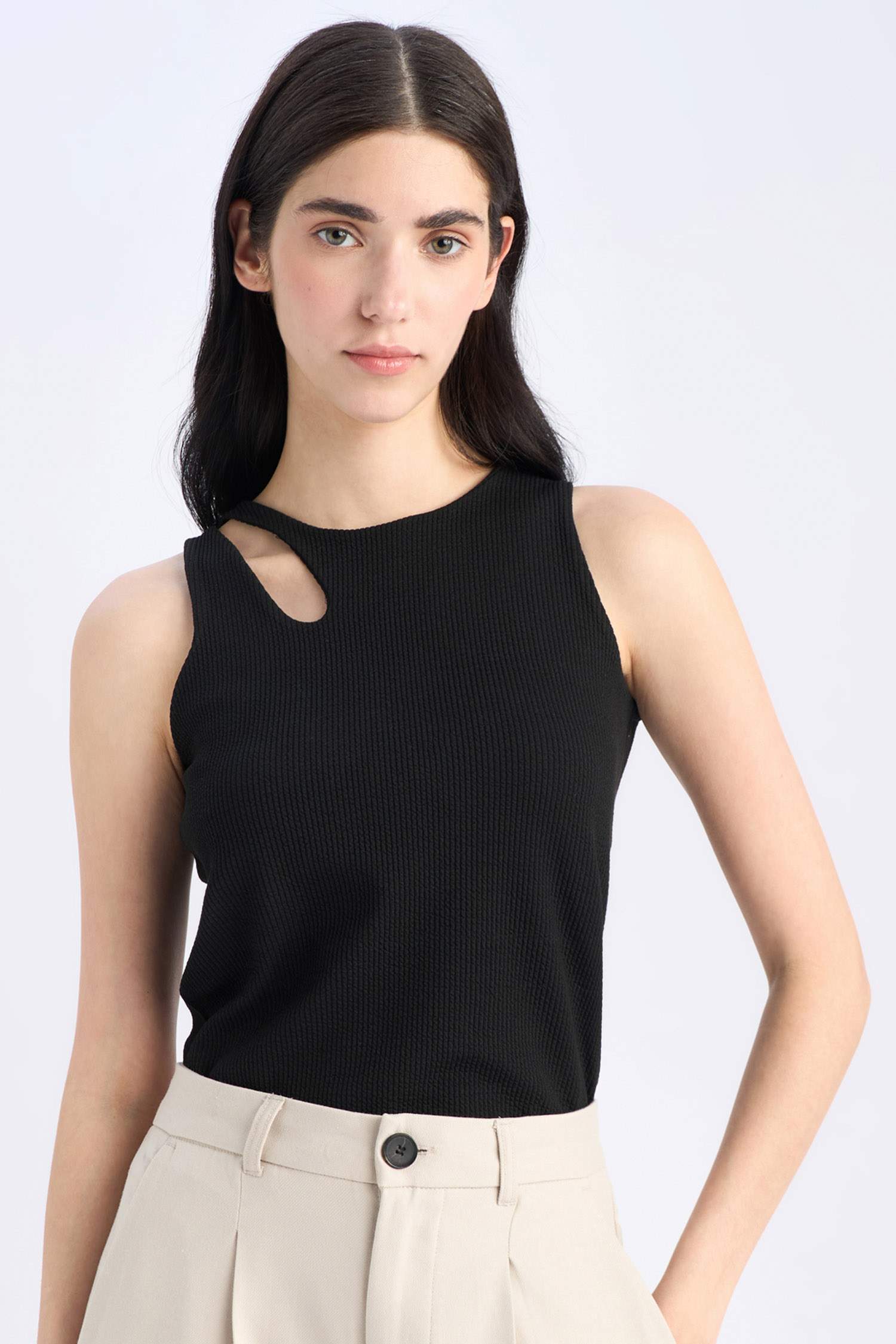 ديباردور مضلع سليم برقبة مستديرة