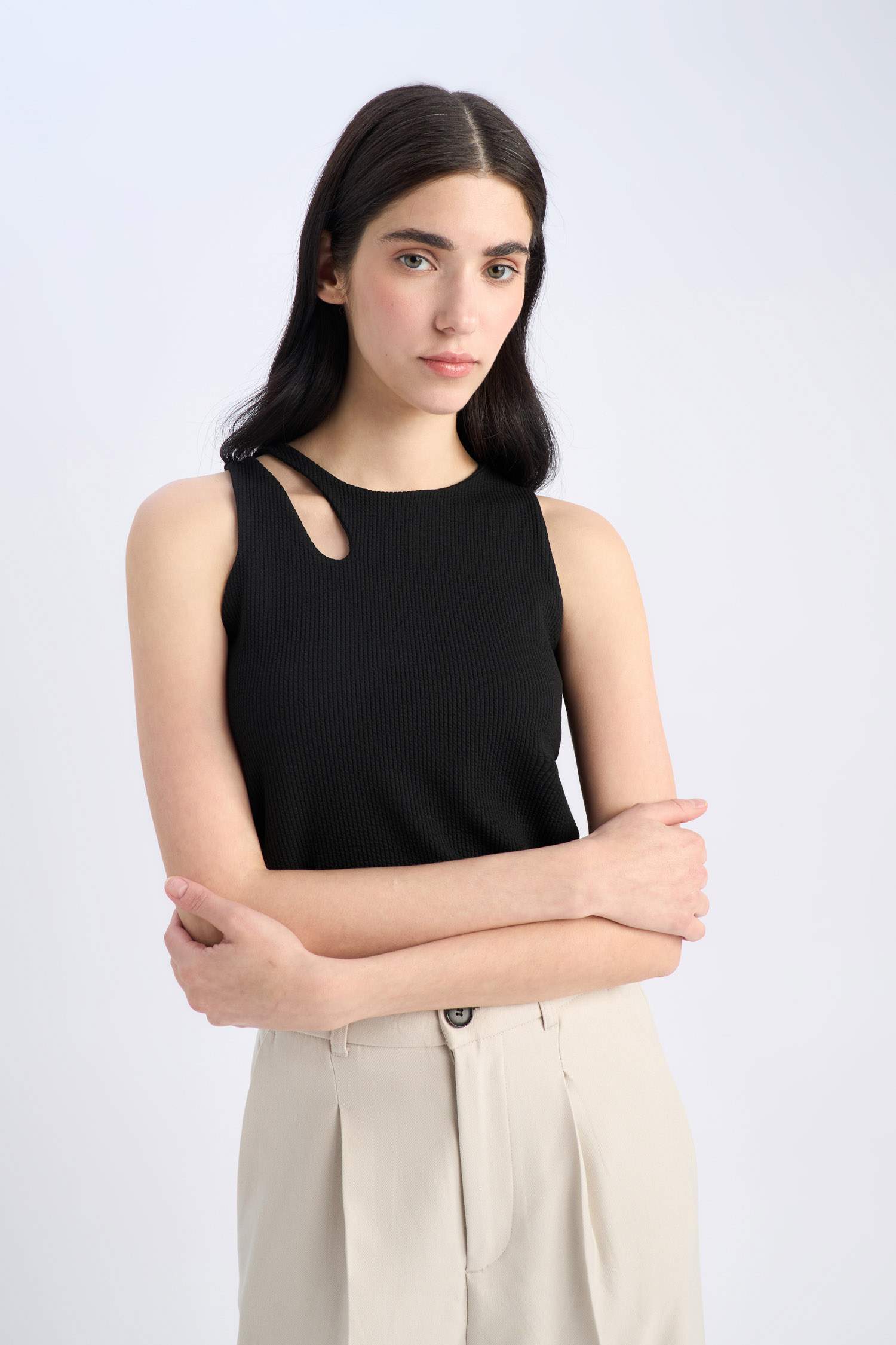 ديباردور مضلع سليم برقبة مستديرة