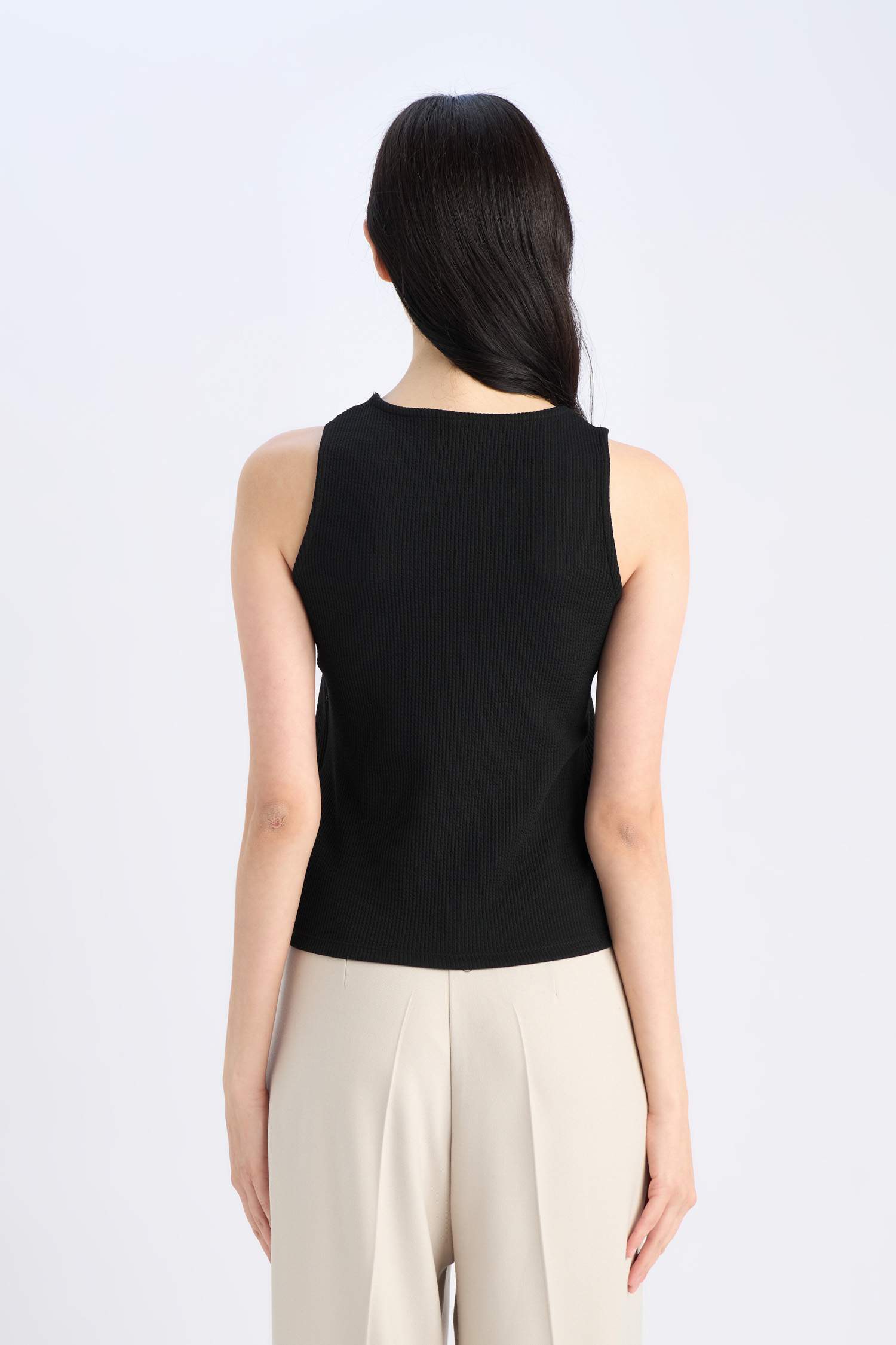 ديباردور مضلع سليم برقبة مستديرة